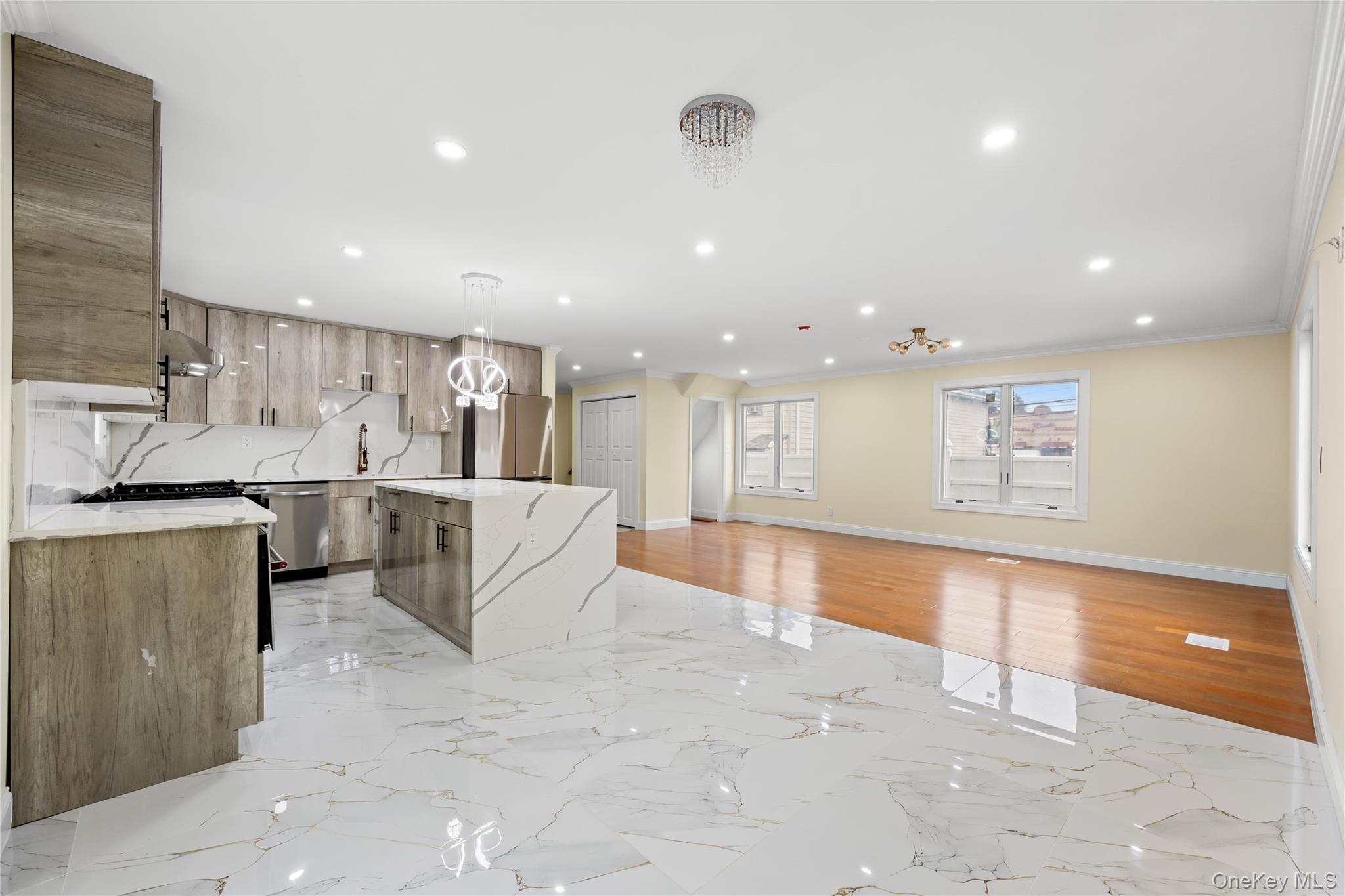 4 S 11th Street, New Hyde Park, NY 11040