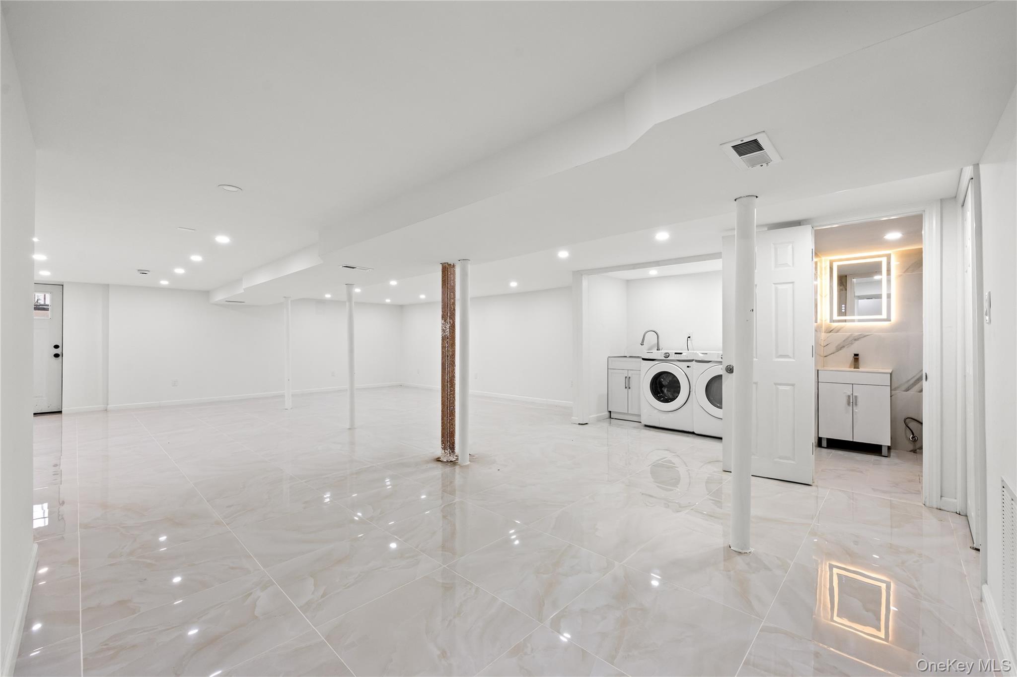 4 S 11th Street, New Hyde Park, NY 11040