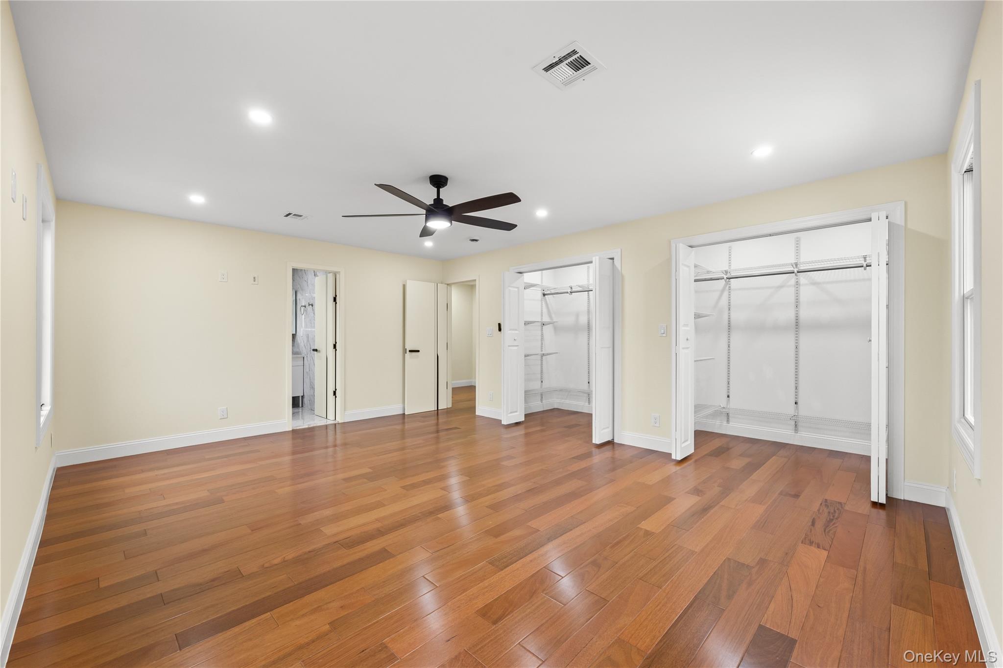 4 S 11th Street, New Hyde Park, NY 11040