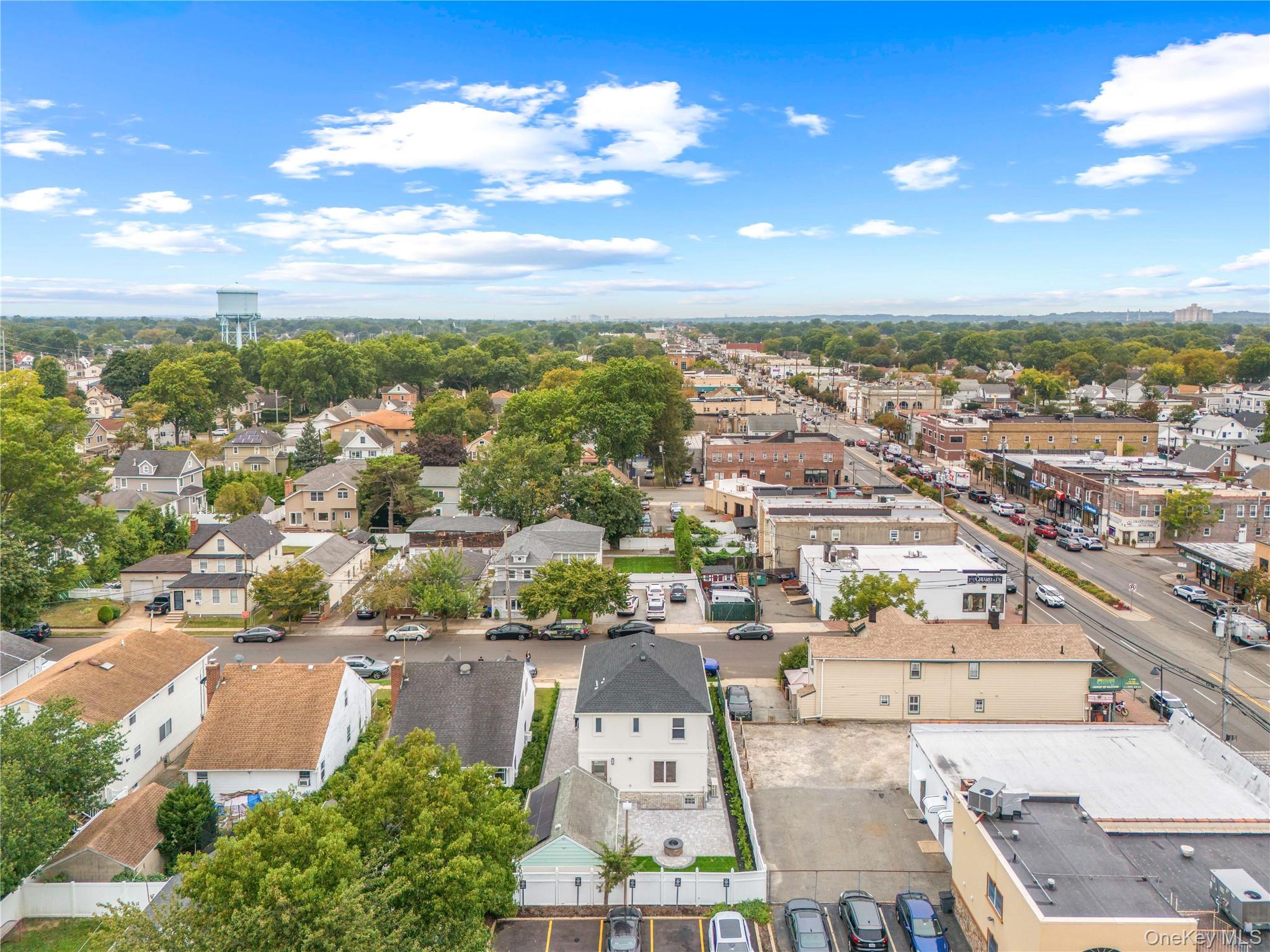 4 S 11th Street, New Hyde Park, NY 11040