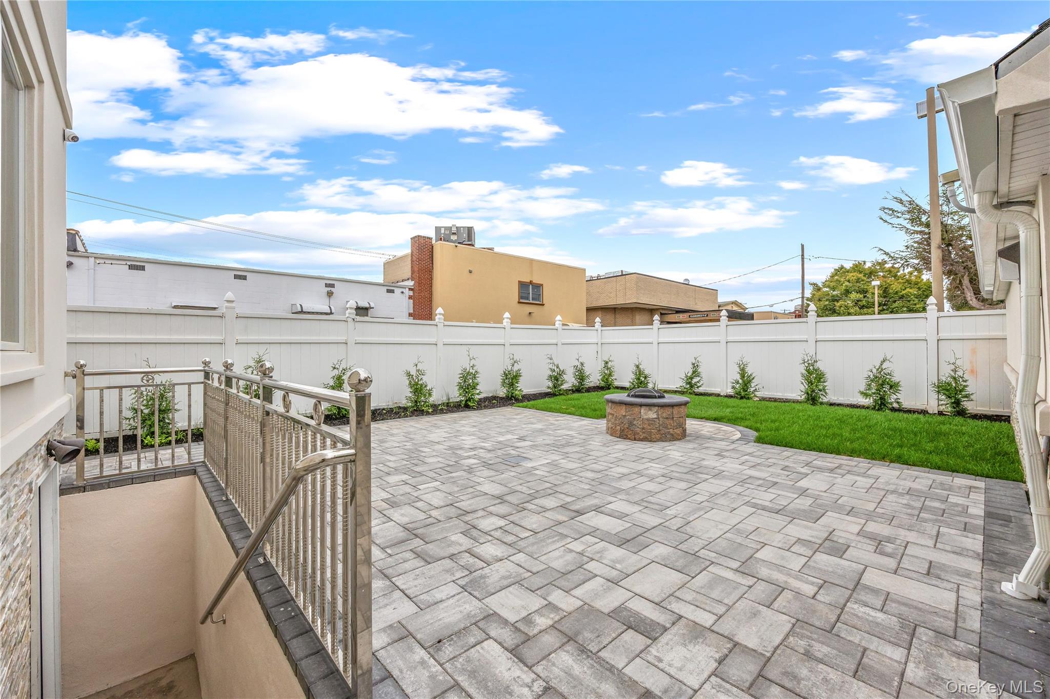 4 S 11th Street, New Hyde Park, NY 11040