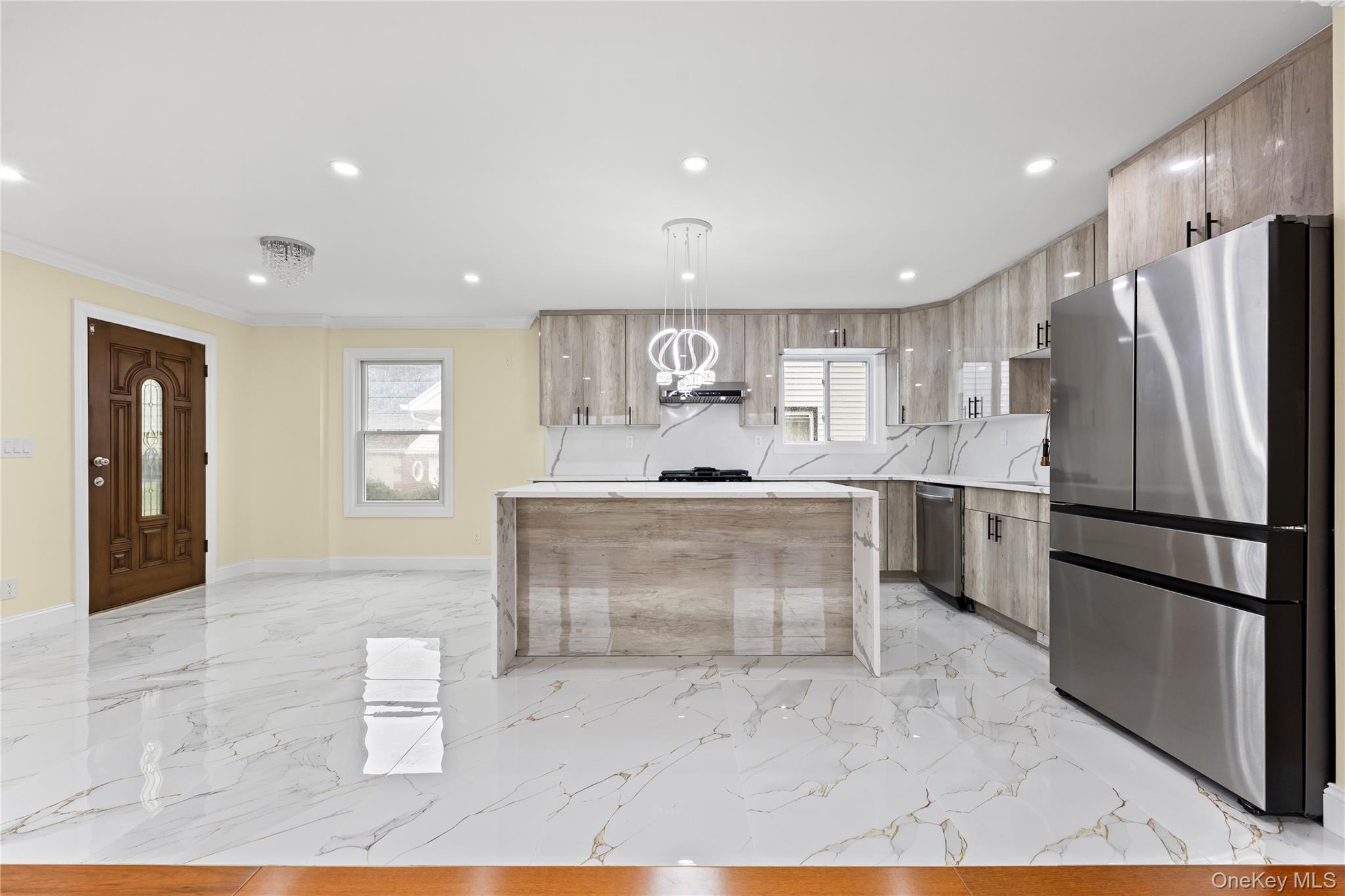 4 S 11th Street, New Hyde Park, NY 11040