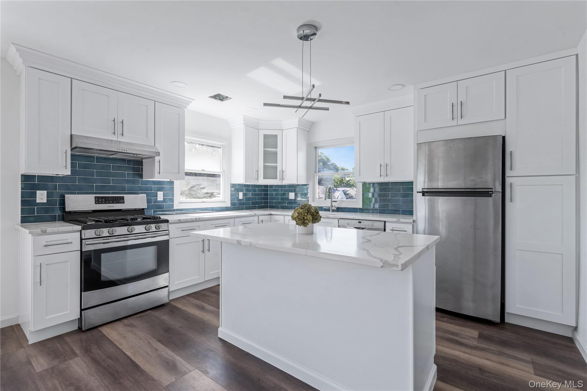 1 Pequot Avenue # 2, Port Washington, NY 11050