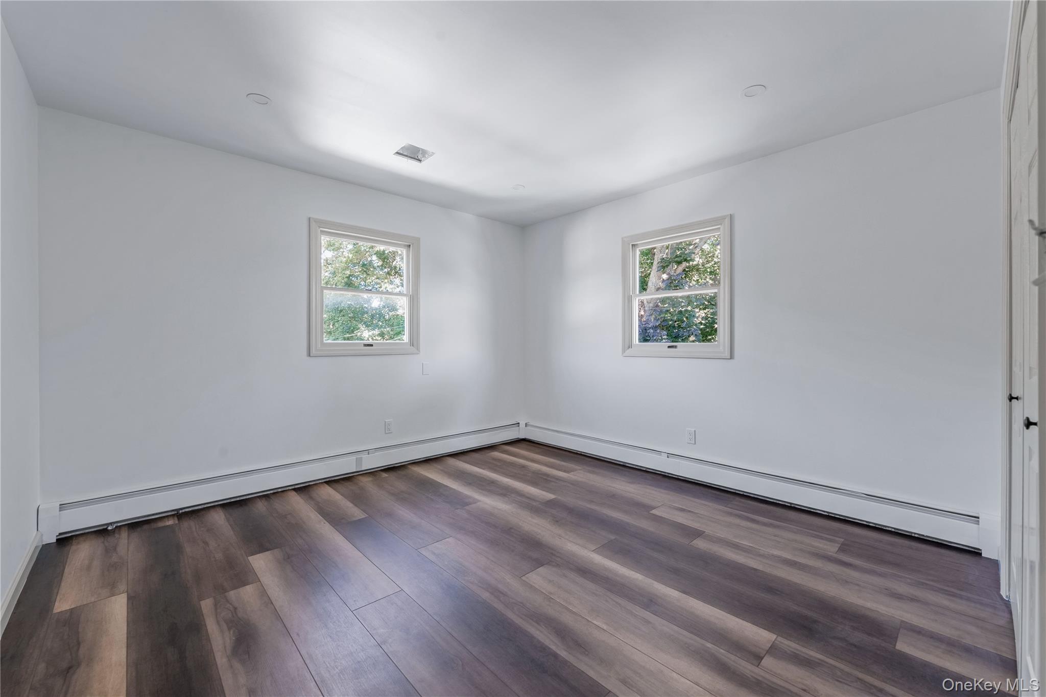 1 Pequot Avenue # 2, Port Washington, NY 11050