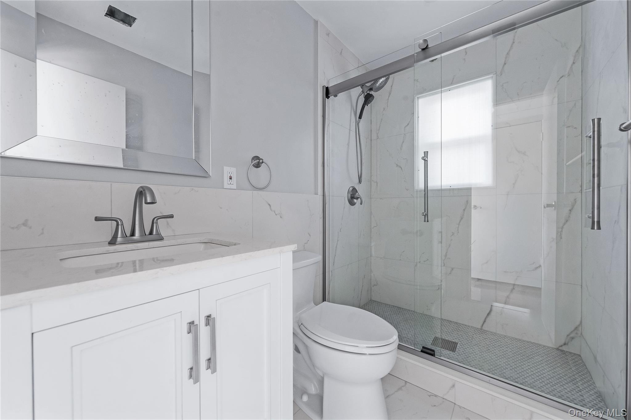 1 Pequot Avenue # 2, Port Washington, NY 11050