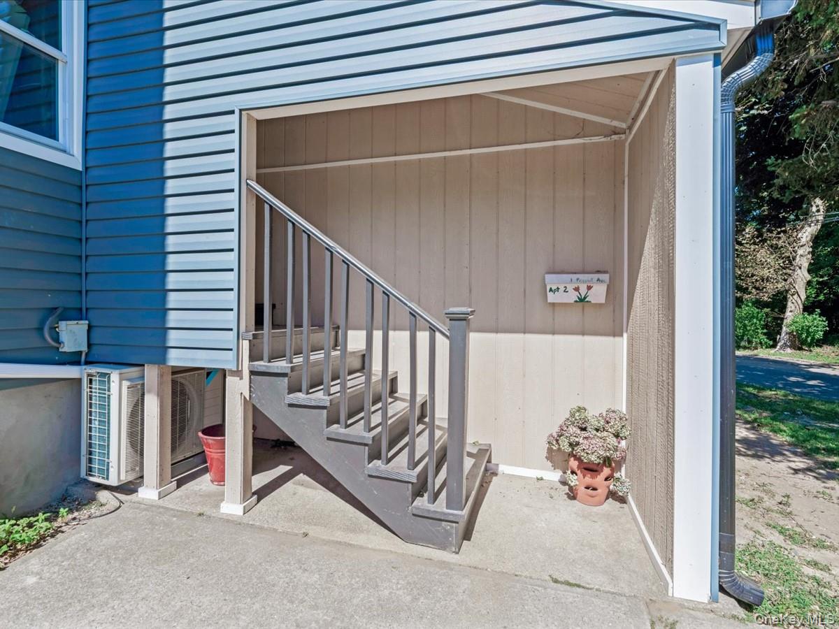 1 Pequot Avenue # 2, Port Washington, NY 11050