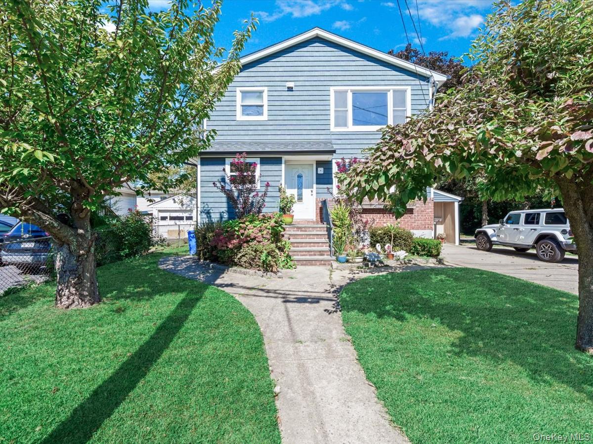 1 Pequot Avenue # 2, Port Washington, NY 11050