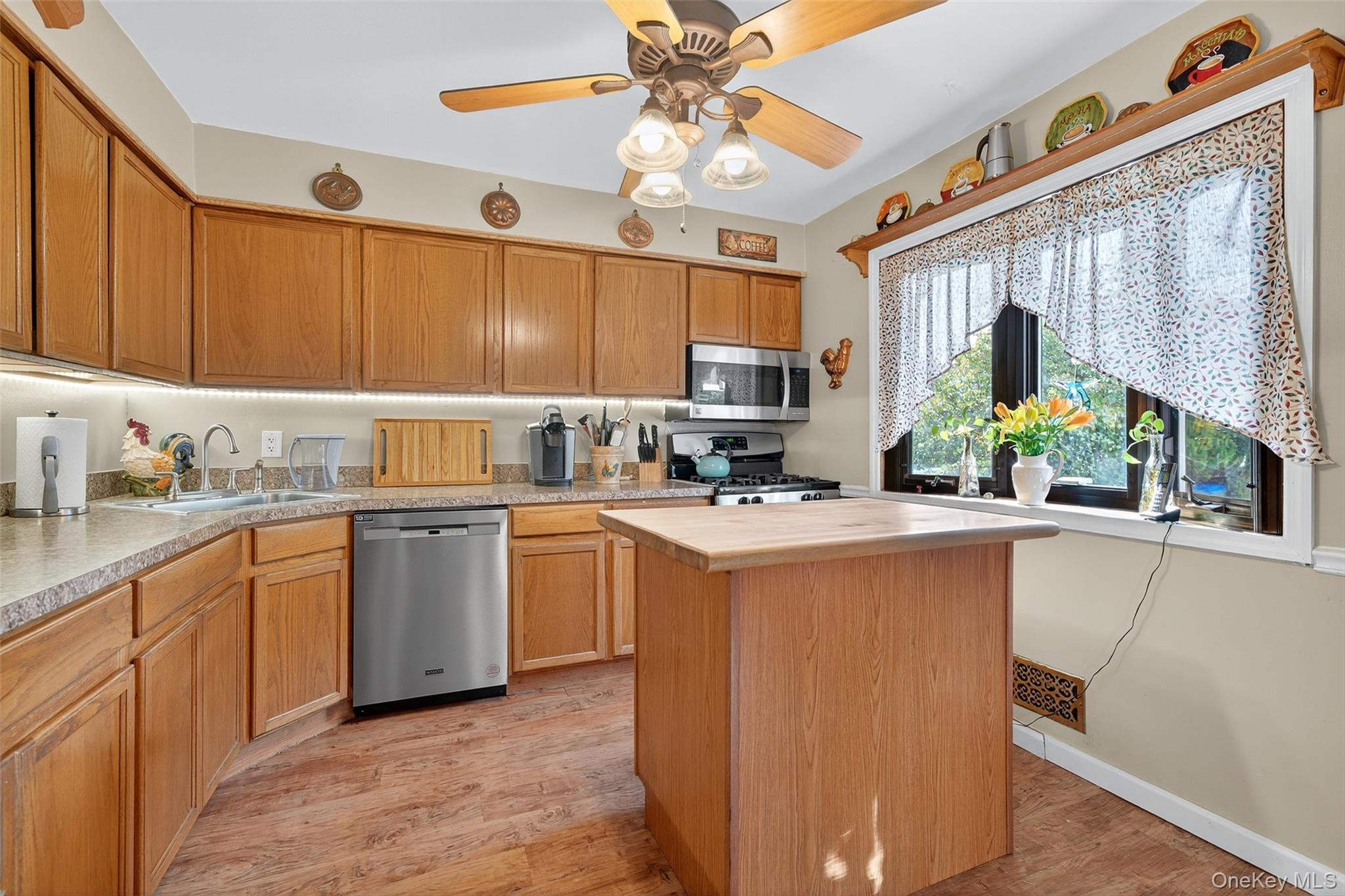 29 Red Barn Lane, Middletown, NY 10940