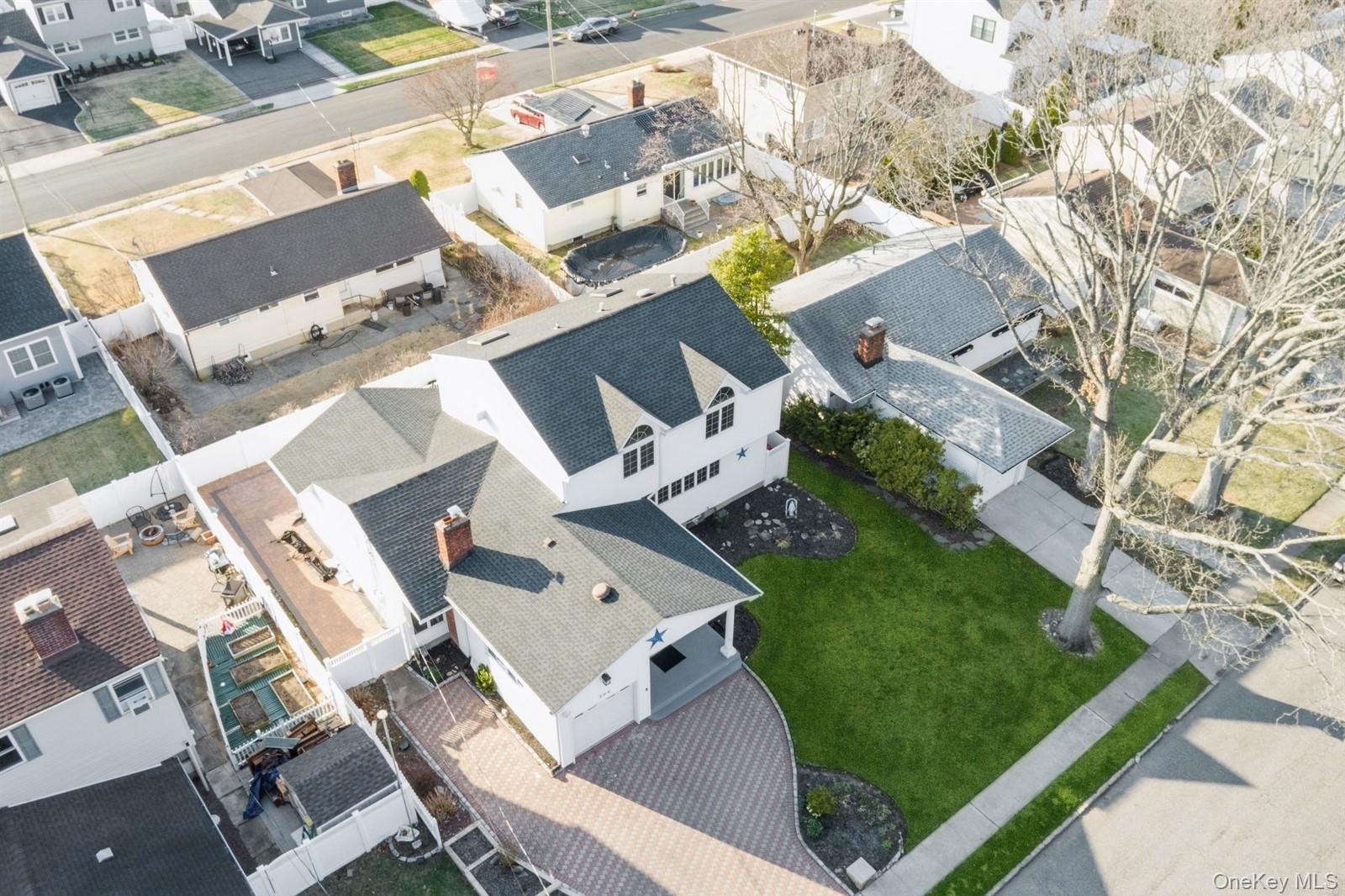 204 Broadway, Massapequa Park, NY 11762