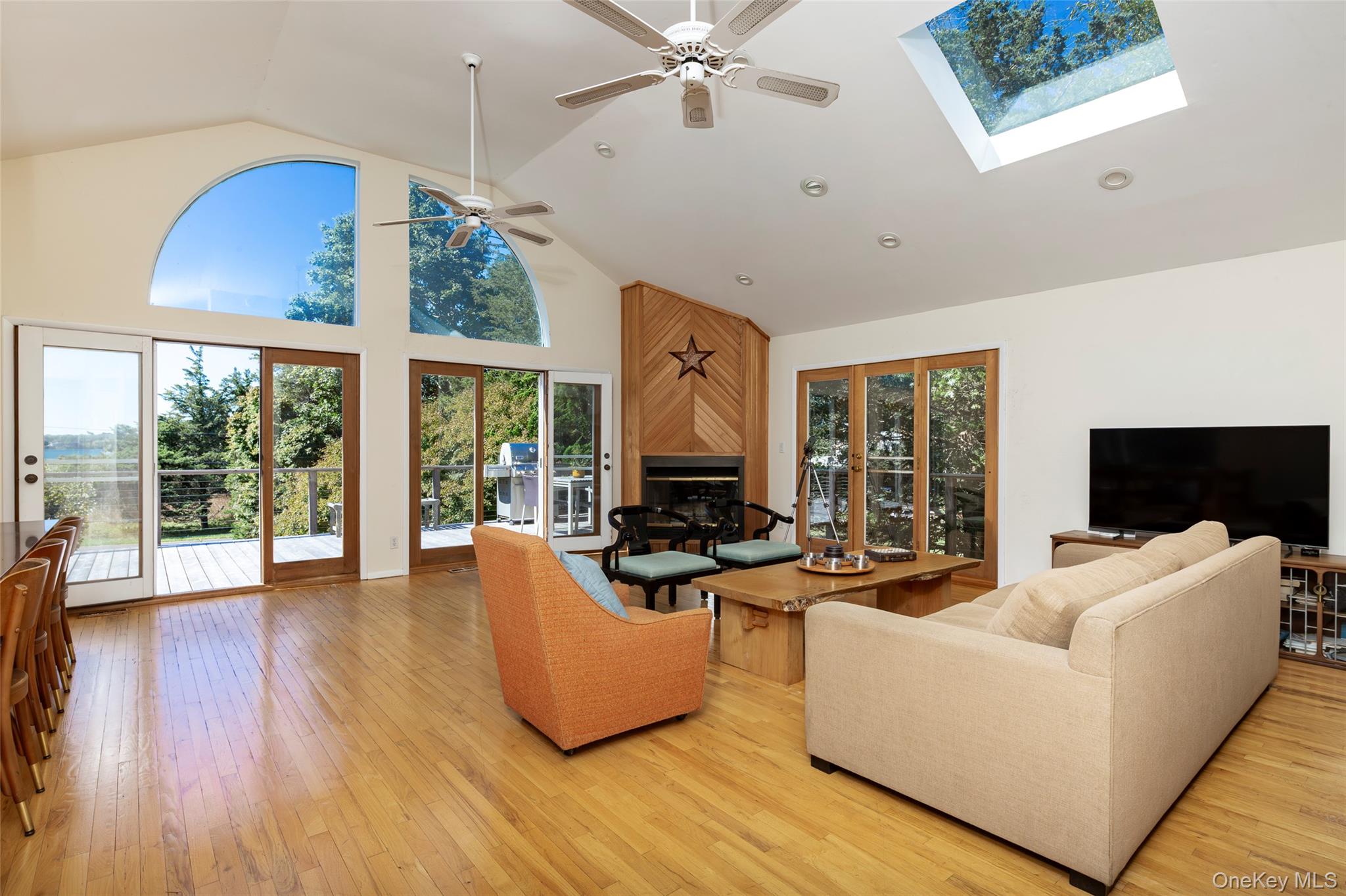 41 Squaw Road, Springs, NY 11937