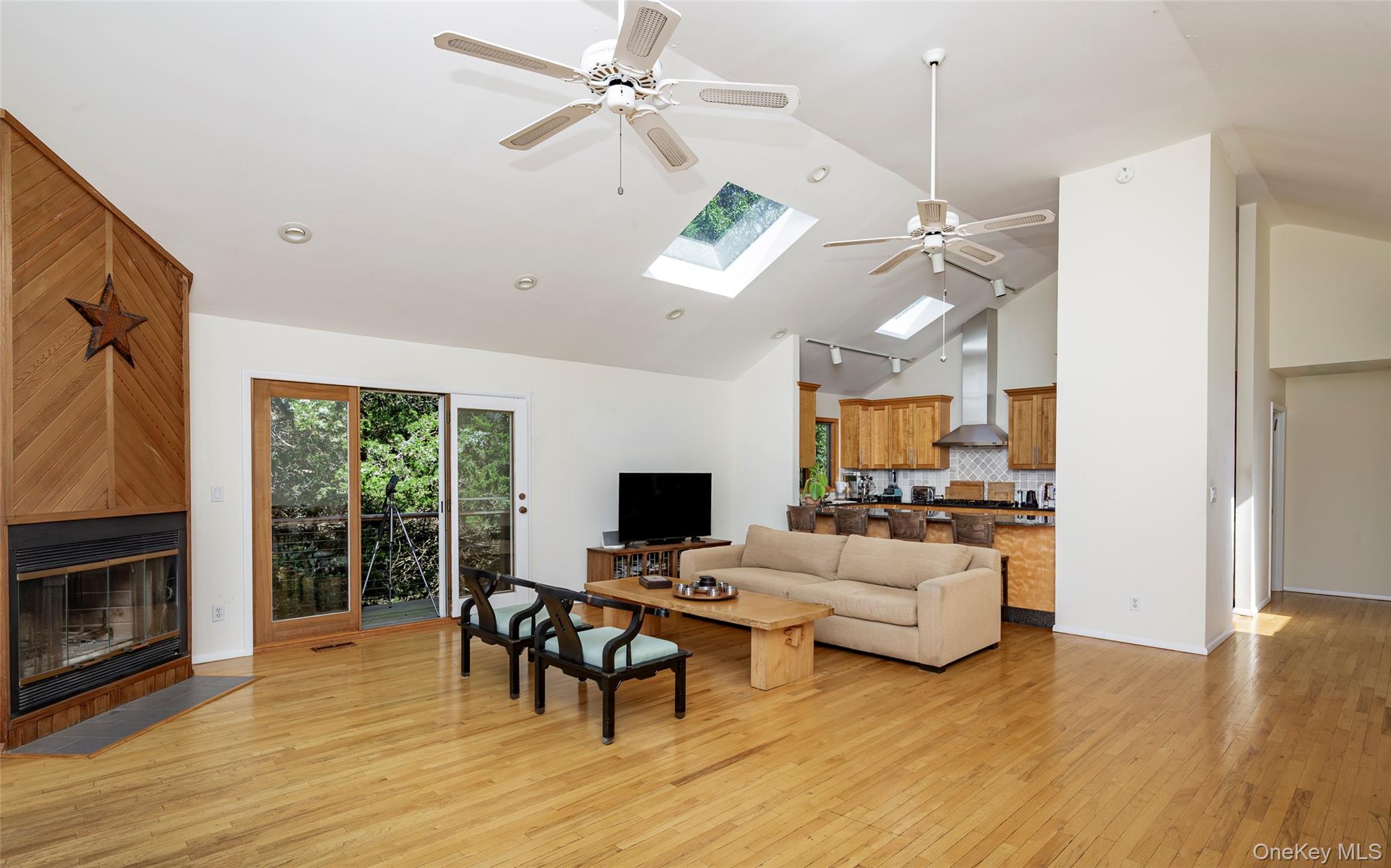 41 Squaw Road, Springs, NY 11937