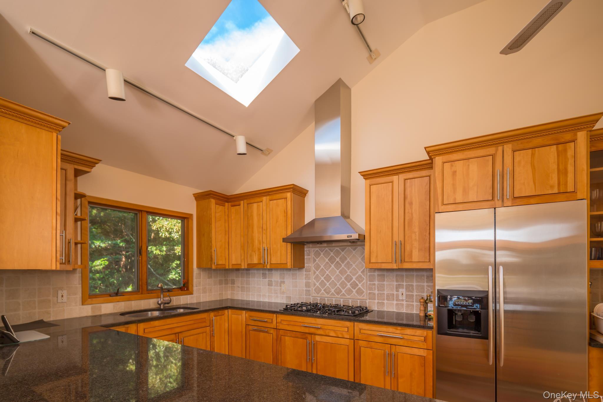 41 Squaw Road, Springs, NY 11937