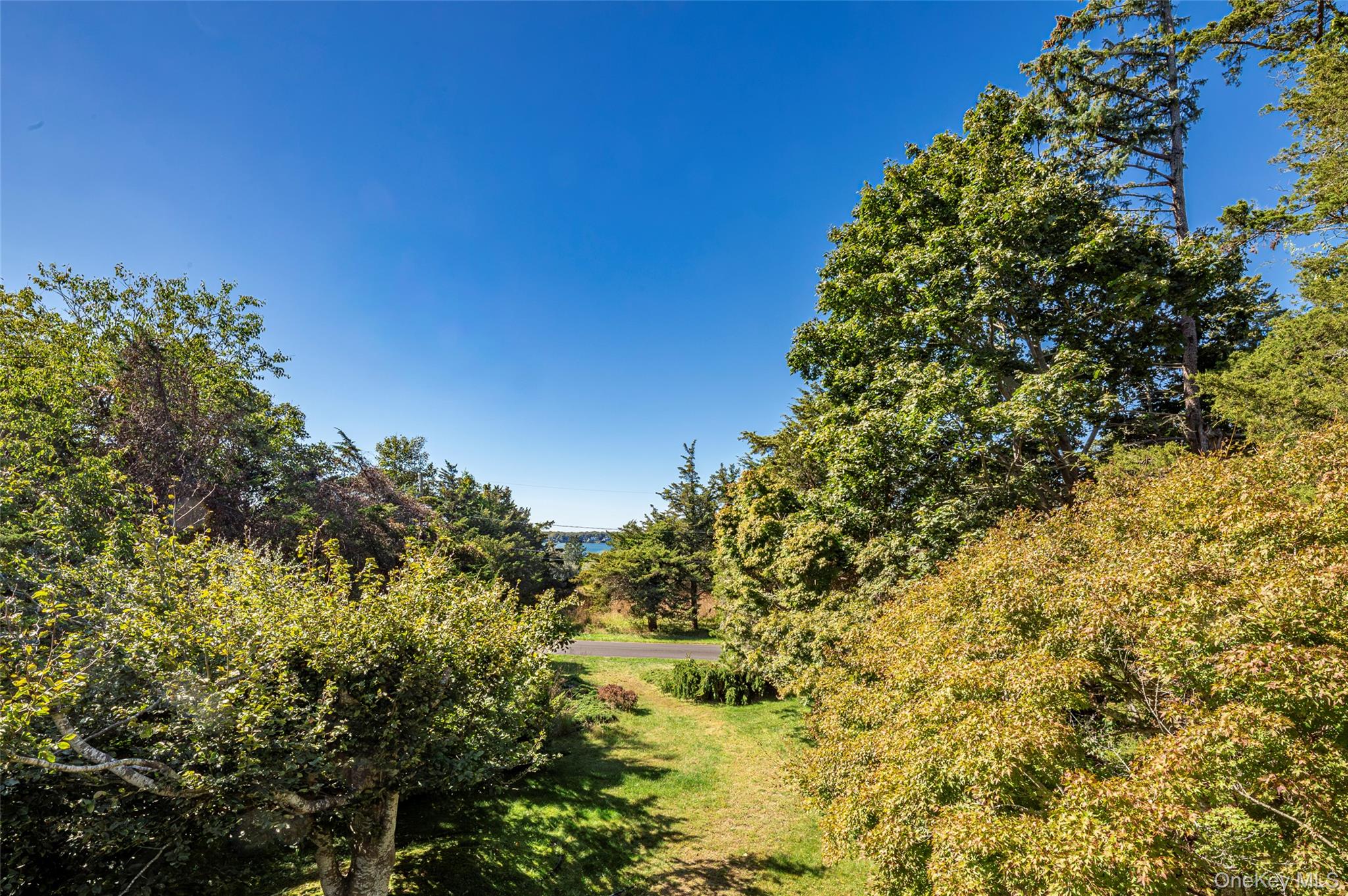 41 Squaw Road, Springs, NY 11937