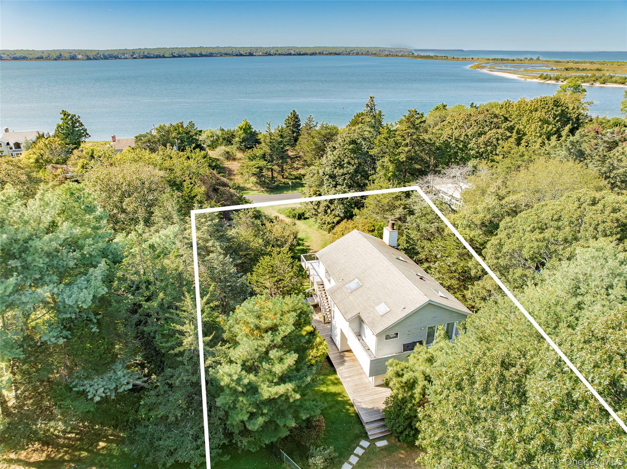 41 Squaw Road, Springs, NY 11937