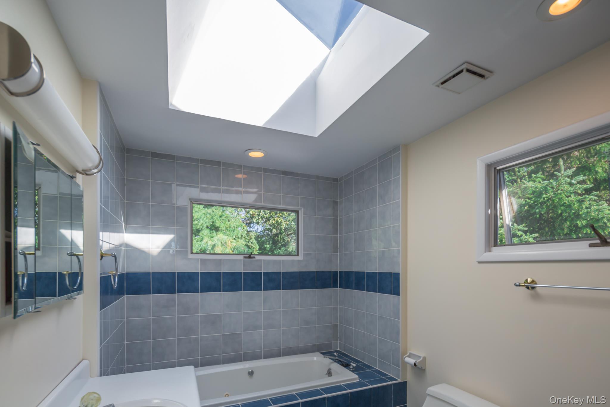 41 Squaw Road, Springs, NY 11937