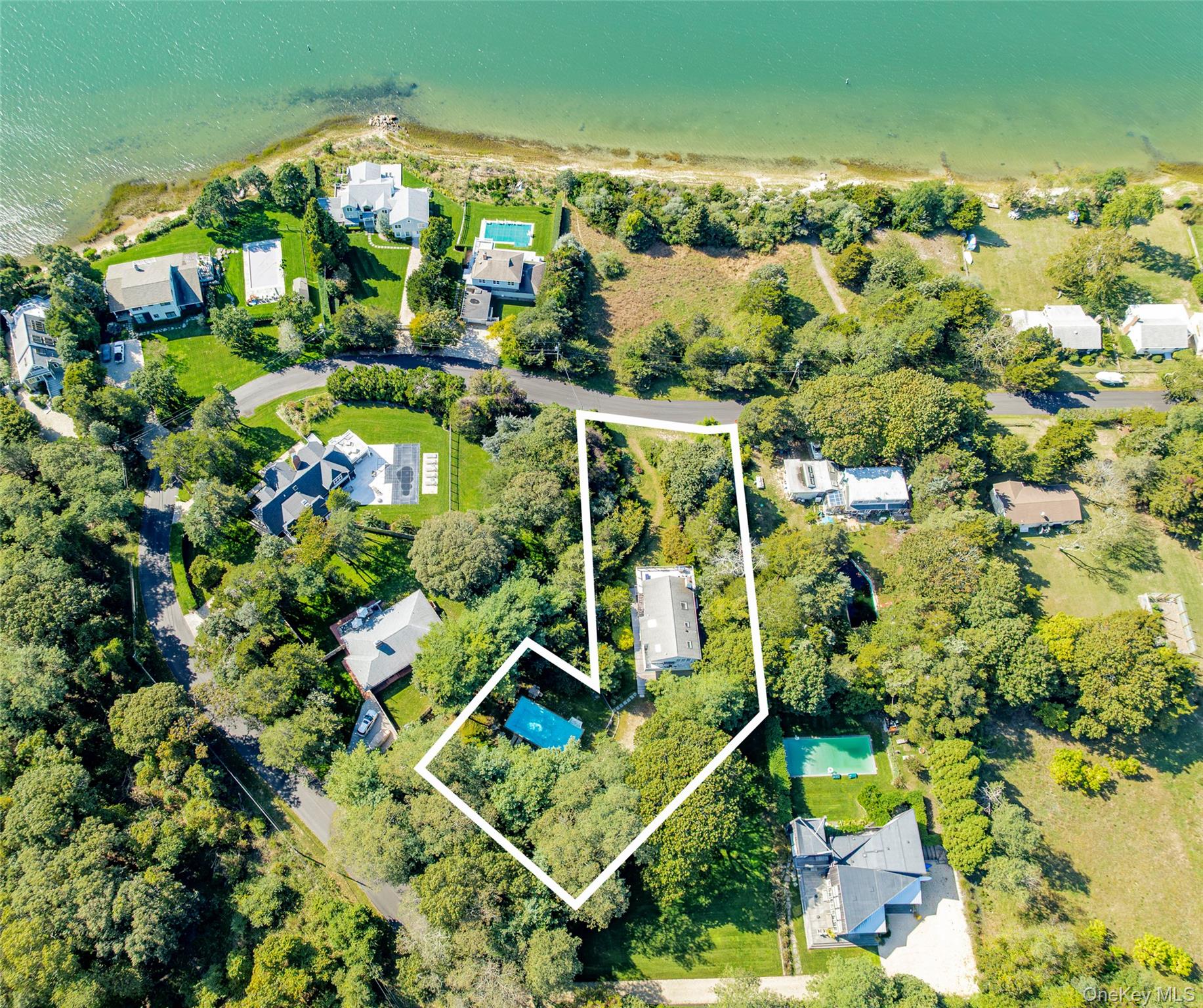 41 Squaw Road, Springs, NY 11937