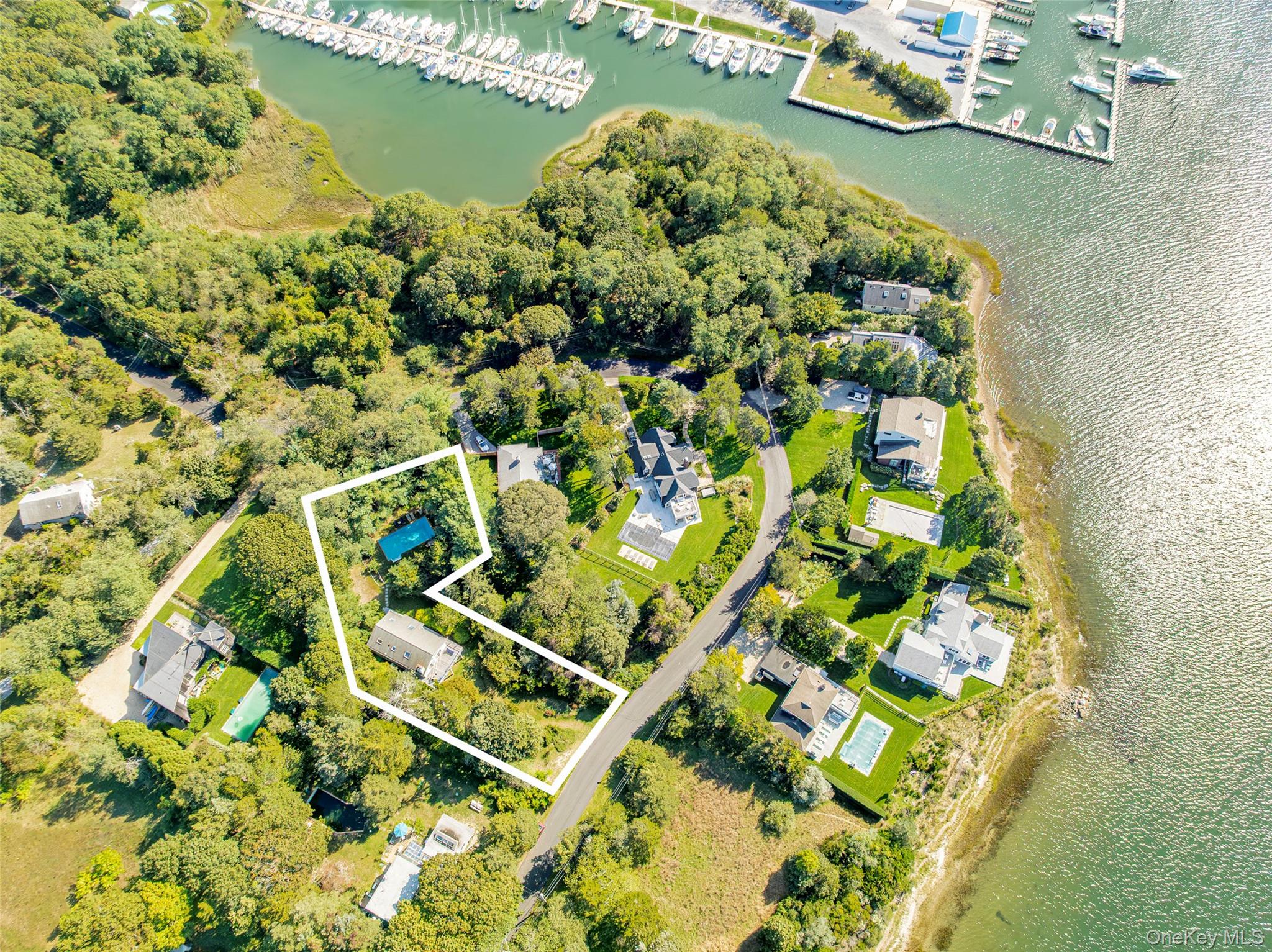 41 Squaw Road, Springs, NY 11937