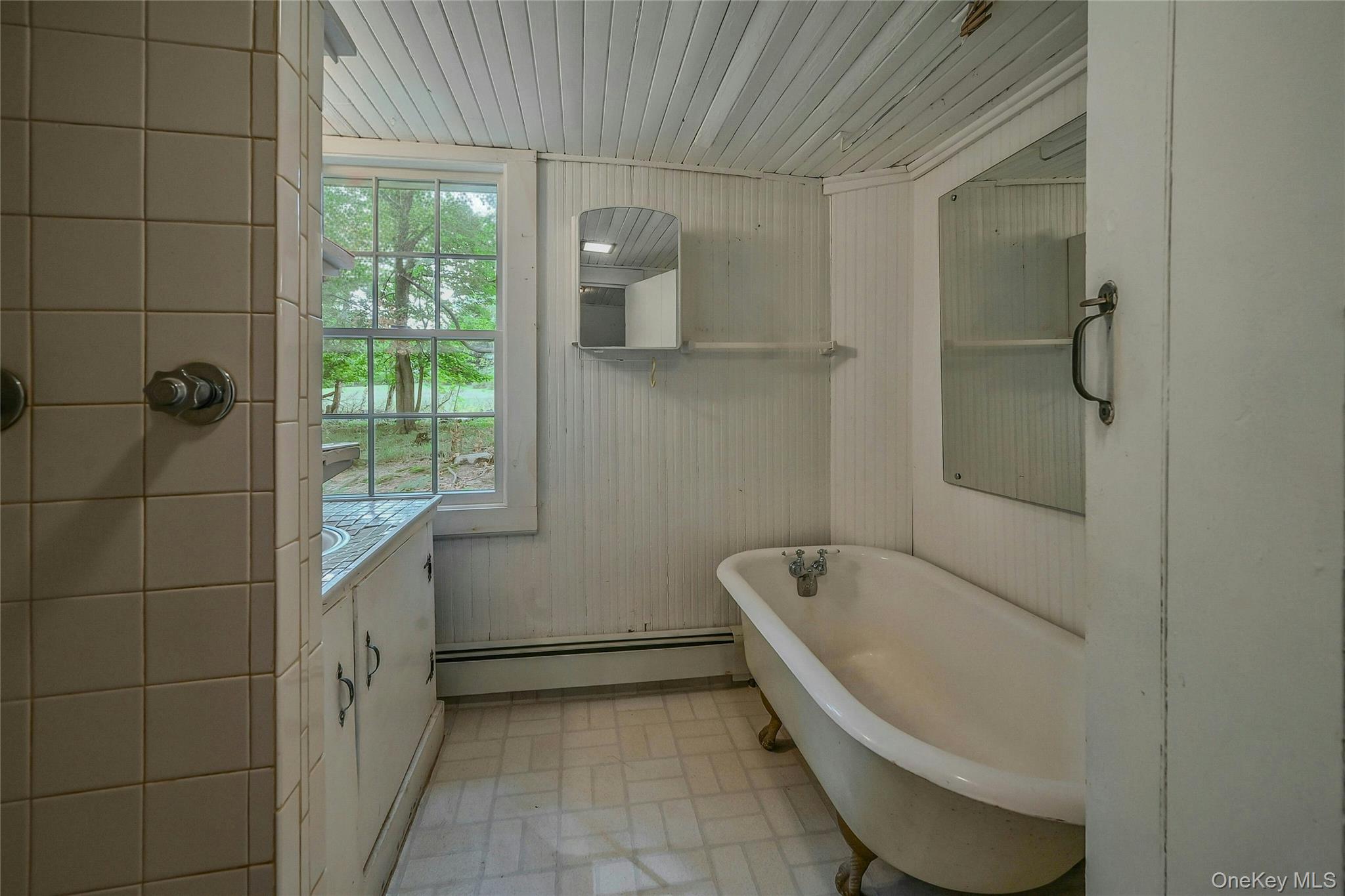 3680 Main Bayview Road, Southold, NY 11971