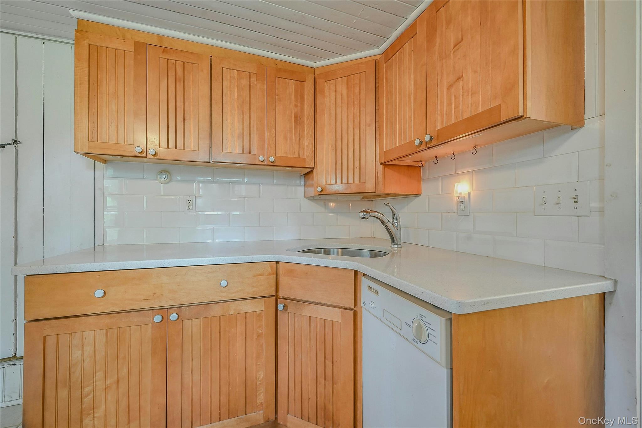 3680 Main Bayview Road, Southold, NY 11971