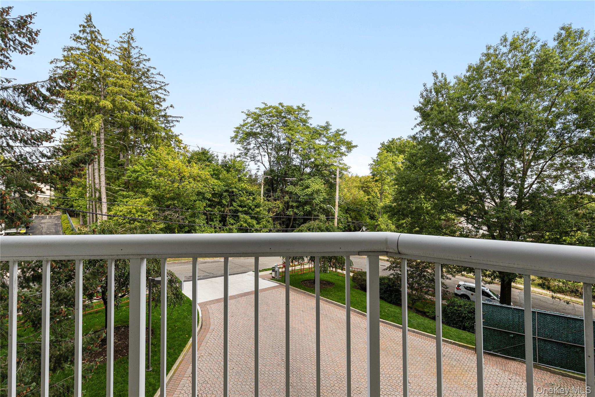 10 Stewart Place # 2AW, White Plains, NY 10603