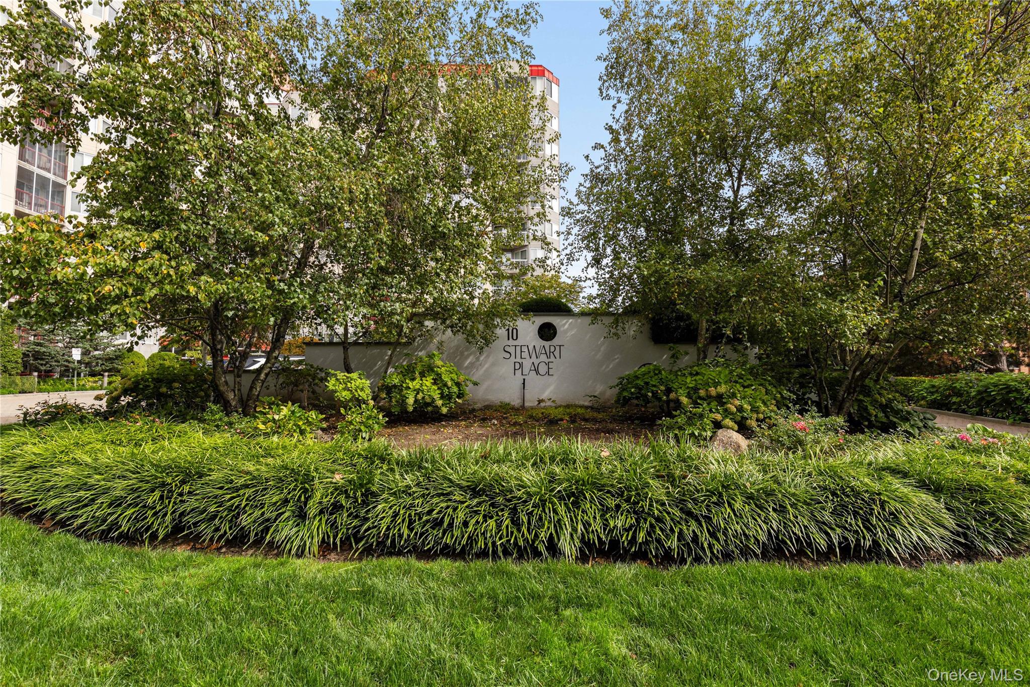 10 Stewart Place # 2AW, White Plains, NY 10603