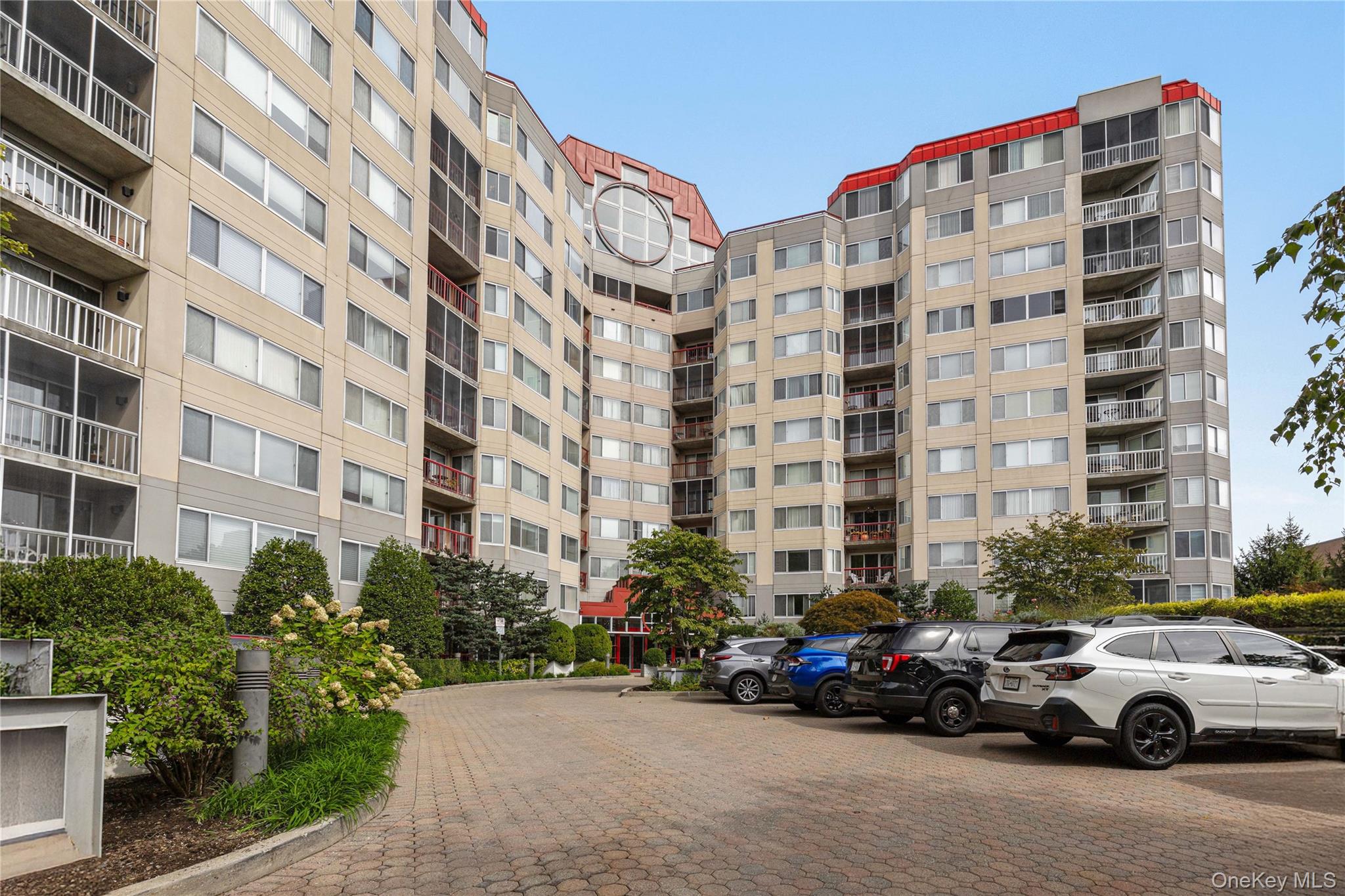 10 Stewart Place # 2AW, White Plains, NY 10603