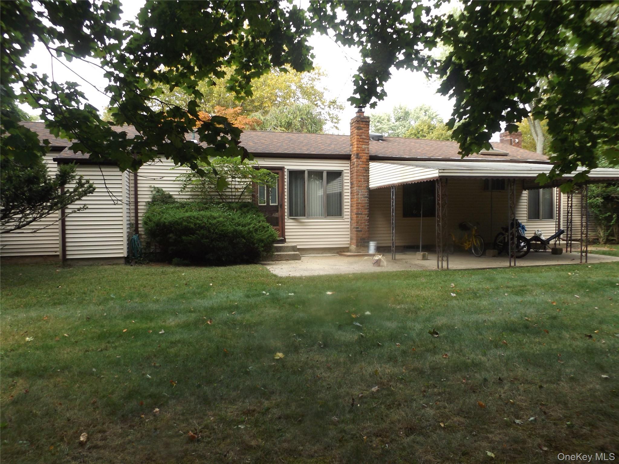 56 Rose Street, Smithtown, NY 11787