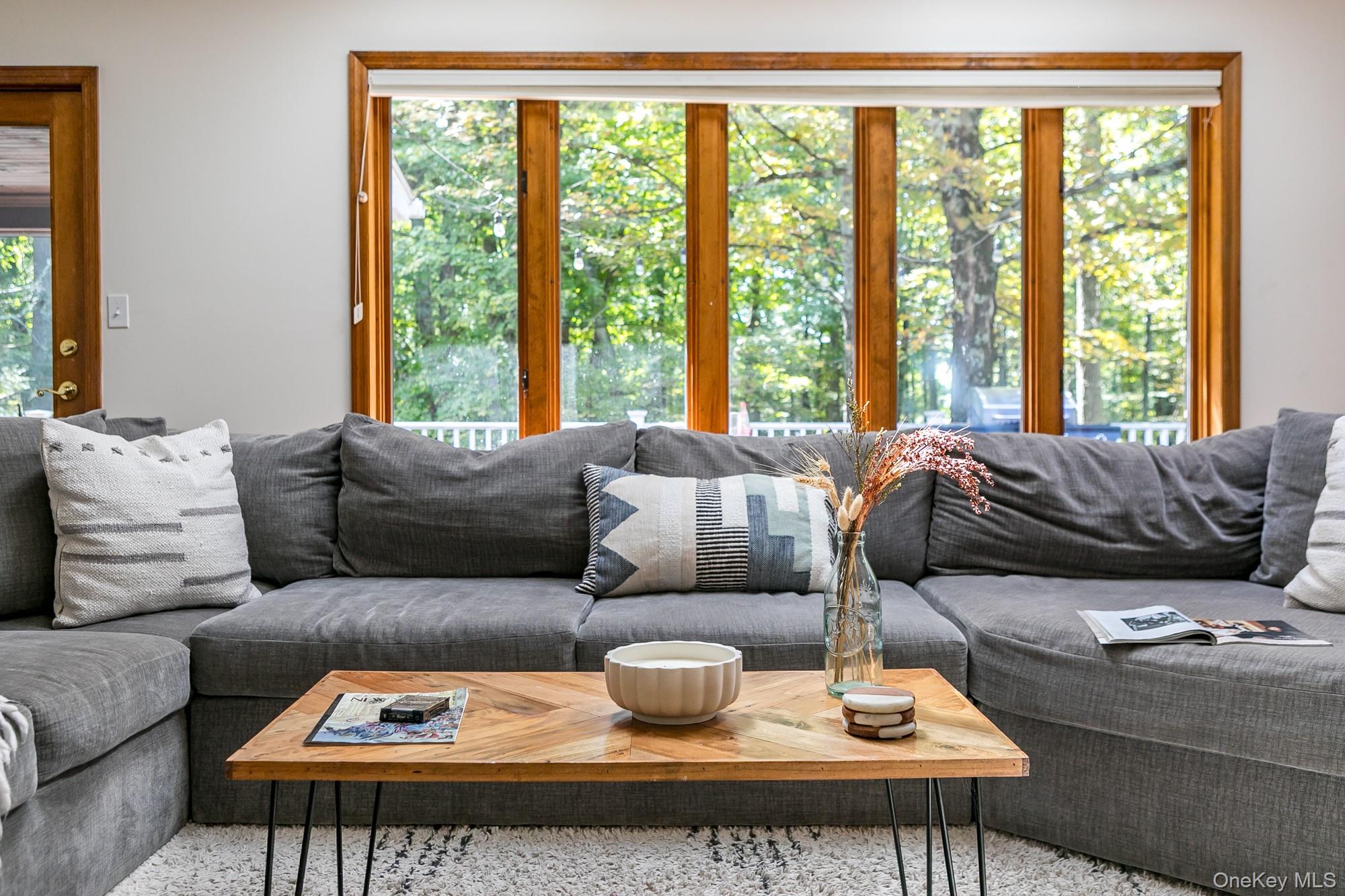 2 Romney Way, Stone Ridge, NY 12419