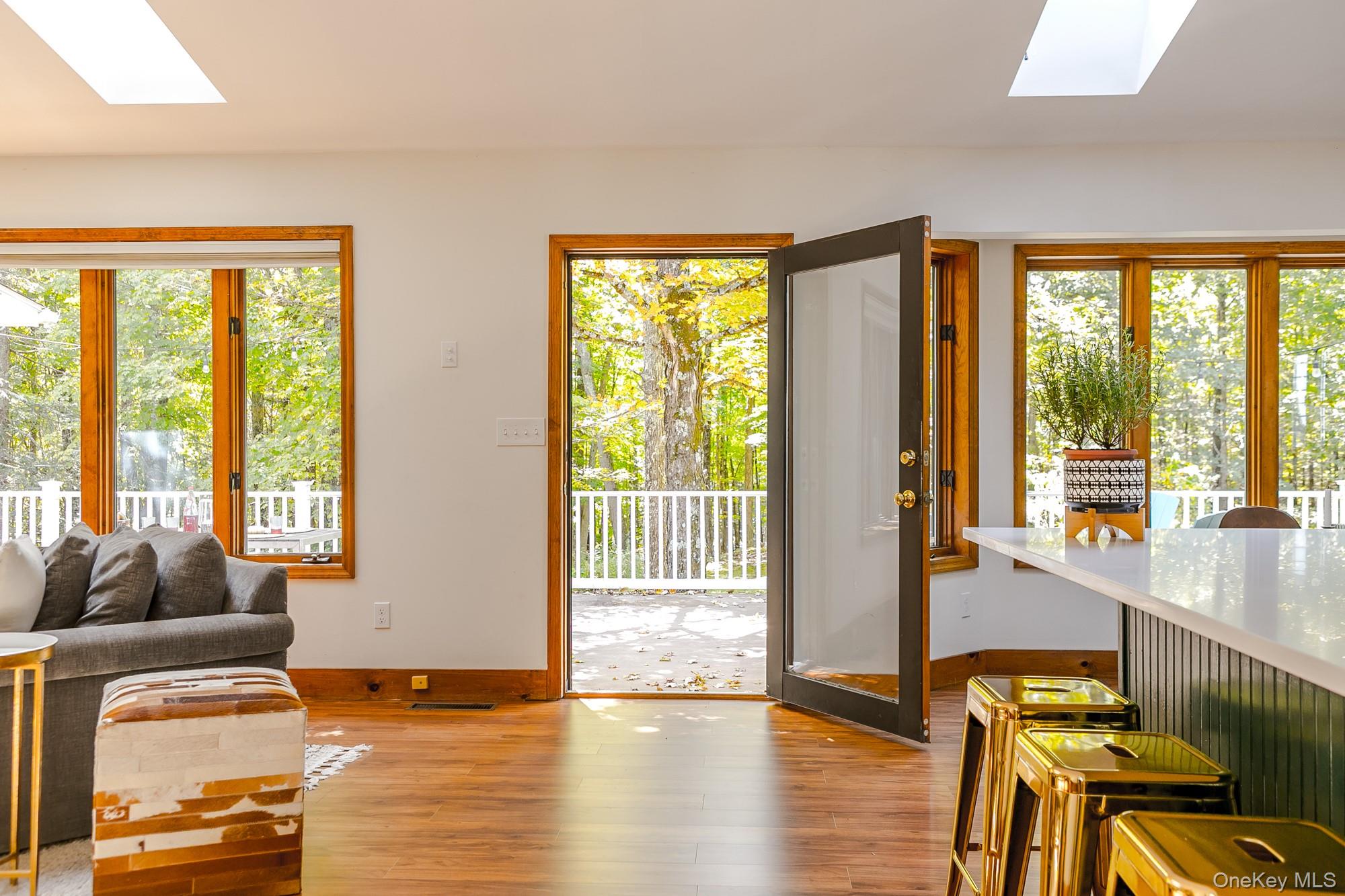 2 Romney Way, Stone Ridge, NY 12419