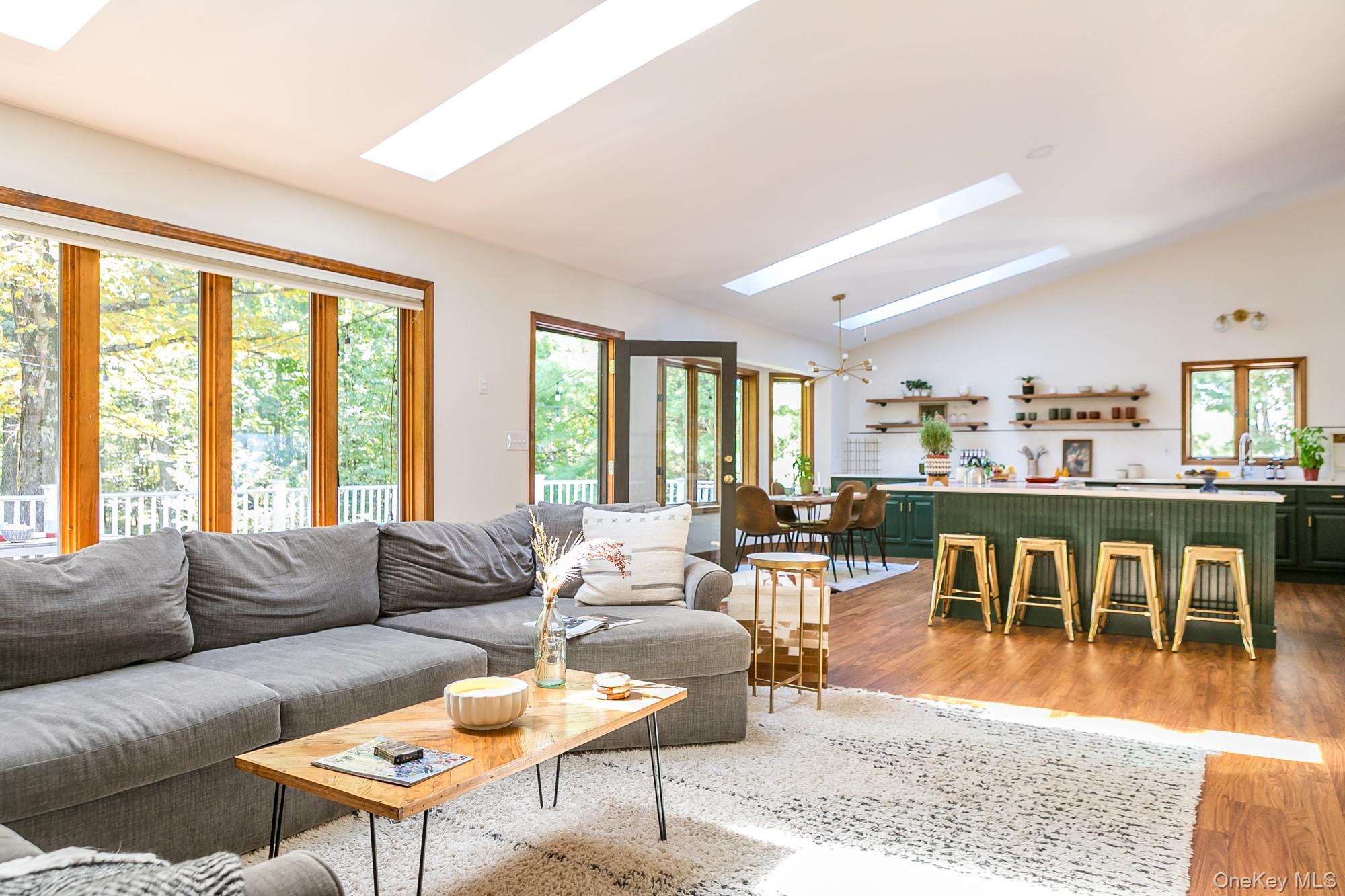 2 Romney Way, Stone Ridge, NY 12419