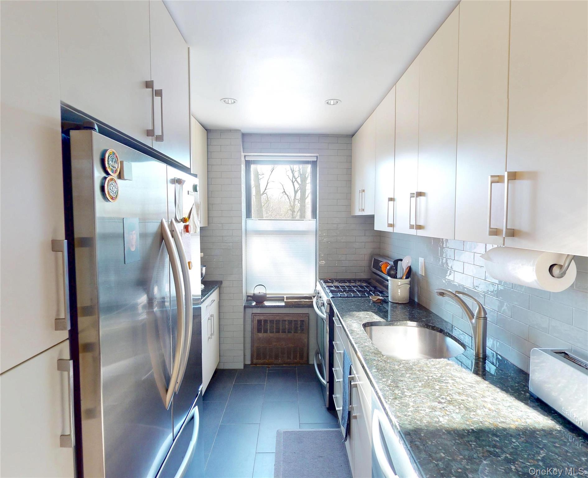 2244 Bronx Park E # 1B, Bronx, NY 10467