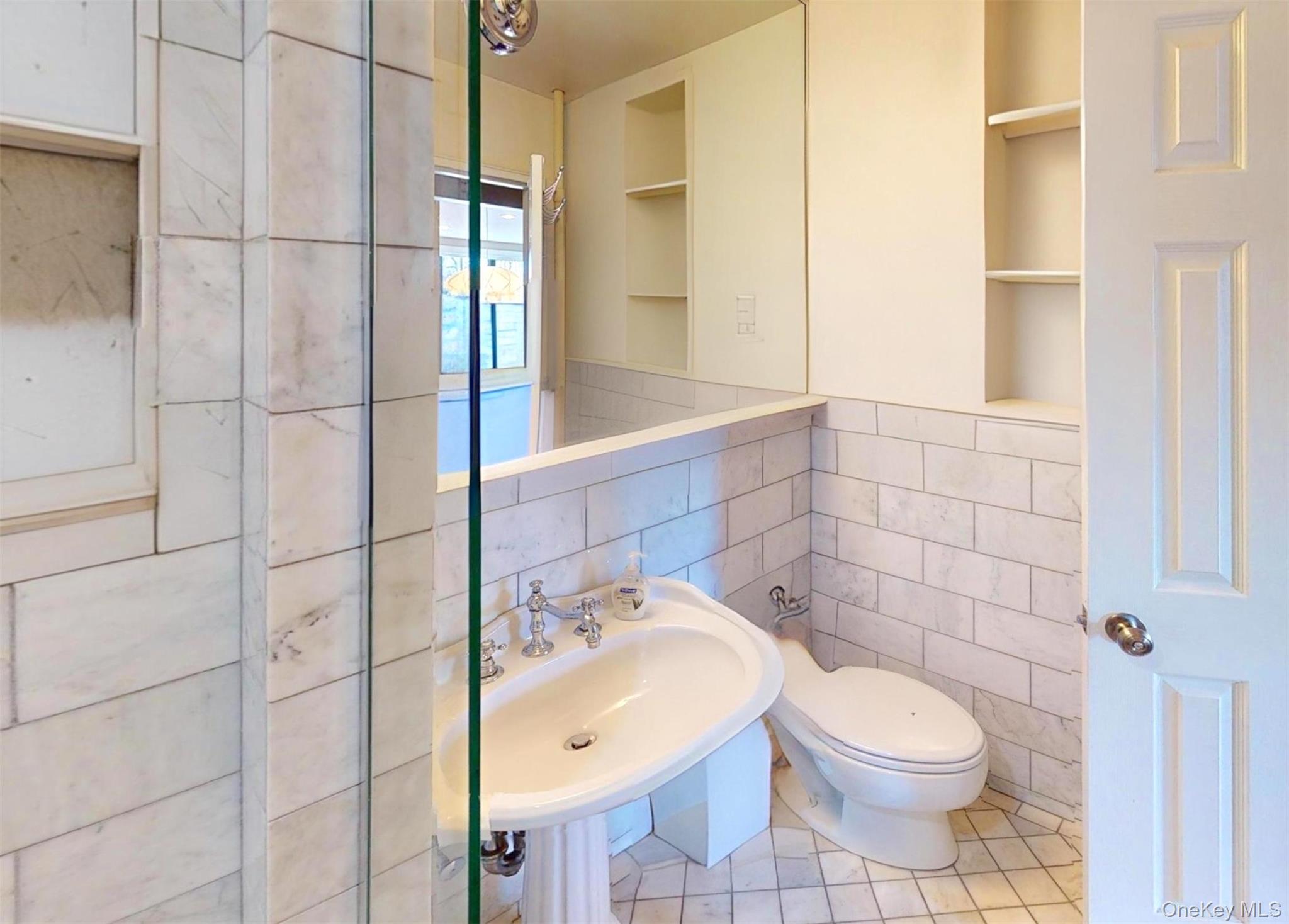 2244 Bronx Park E # 1B, Bronx, NY 10467