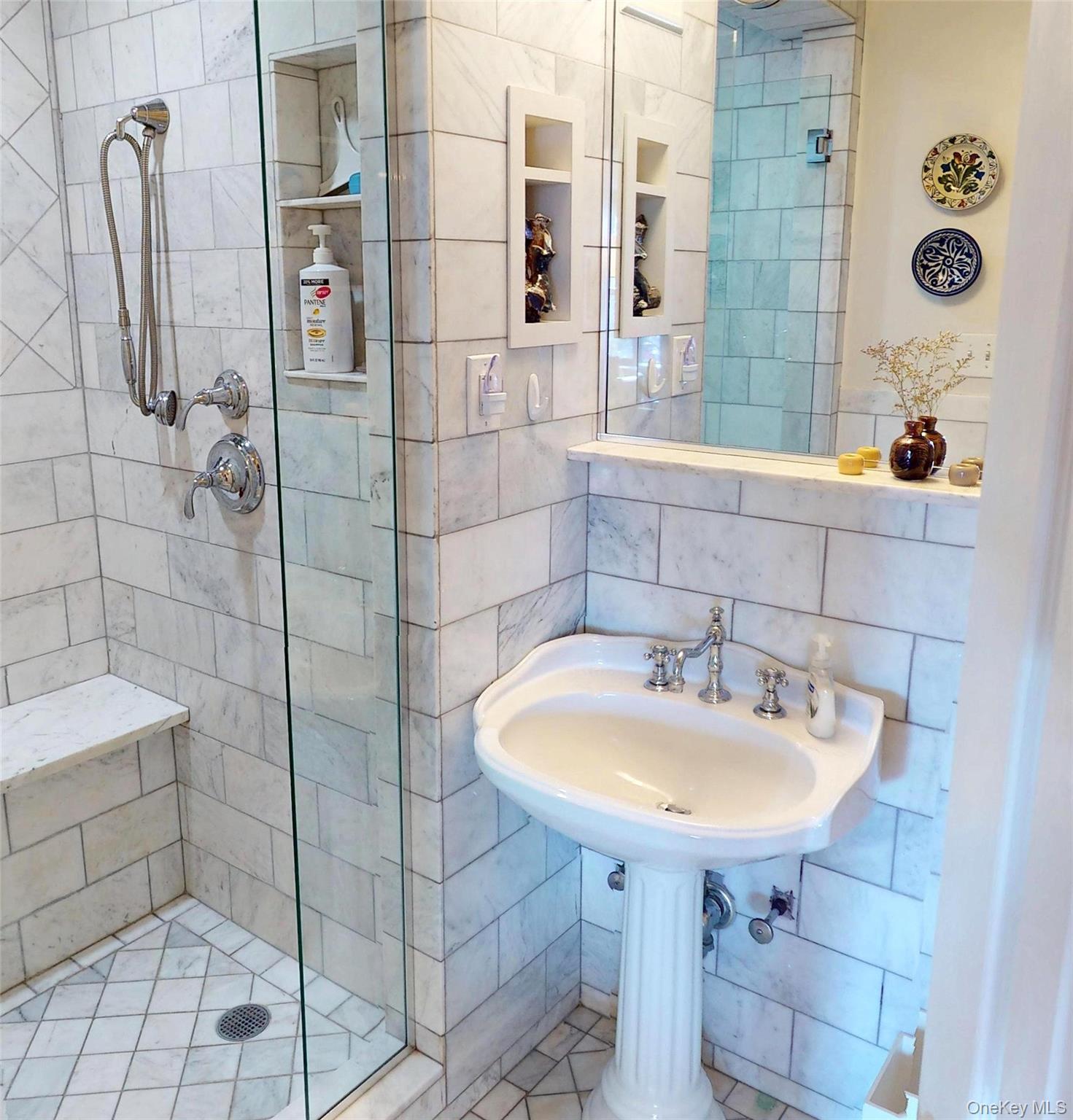 2244 Bronx Park E # 1B, Bronx, NY 10467