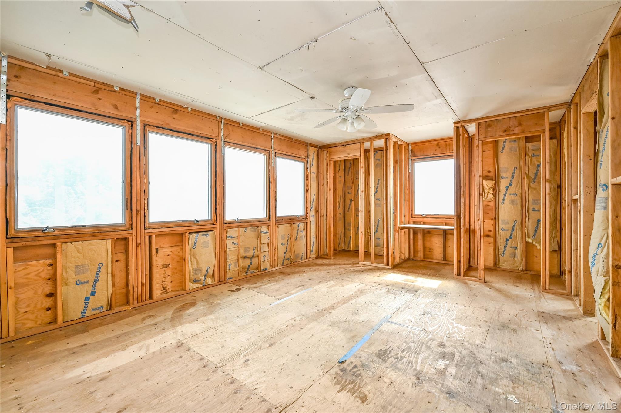 52 Kuhl Avenue, Hicksville, NY 11801