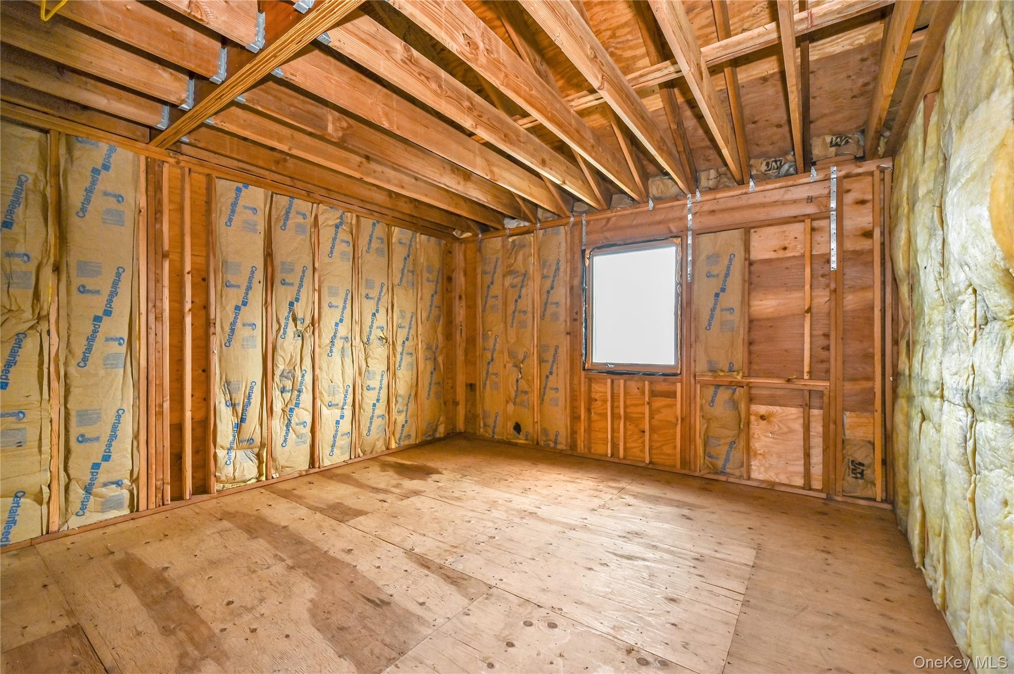 52 Kuhl Avenue, Hicksville, NY 11801