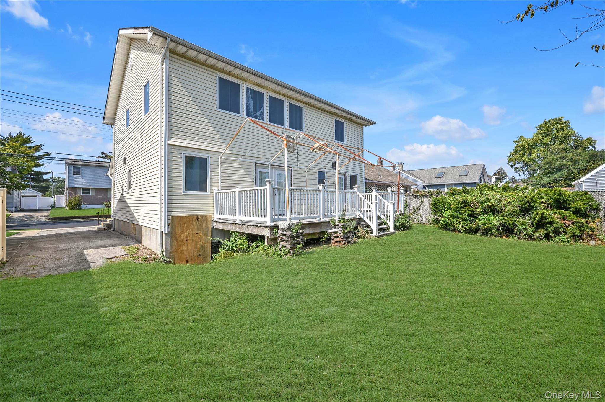 52 Kuhl Avenue, Hicksville, NY 11801