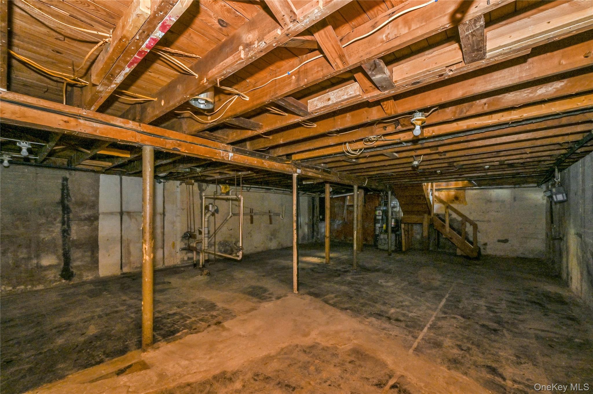 52 Kuhl Avenue, Hicksville, NY 11801