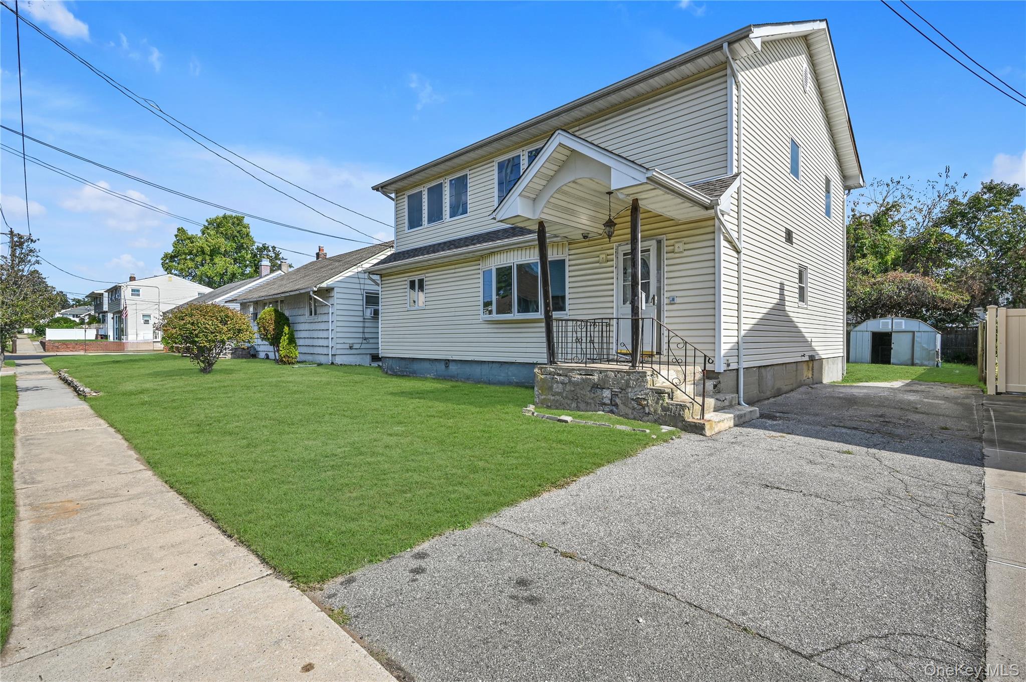 52 Kuhl Avenue, Hicksville, NY 11801