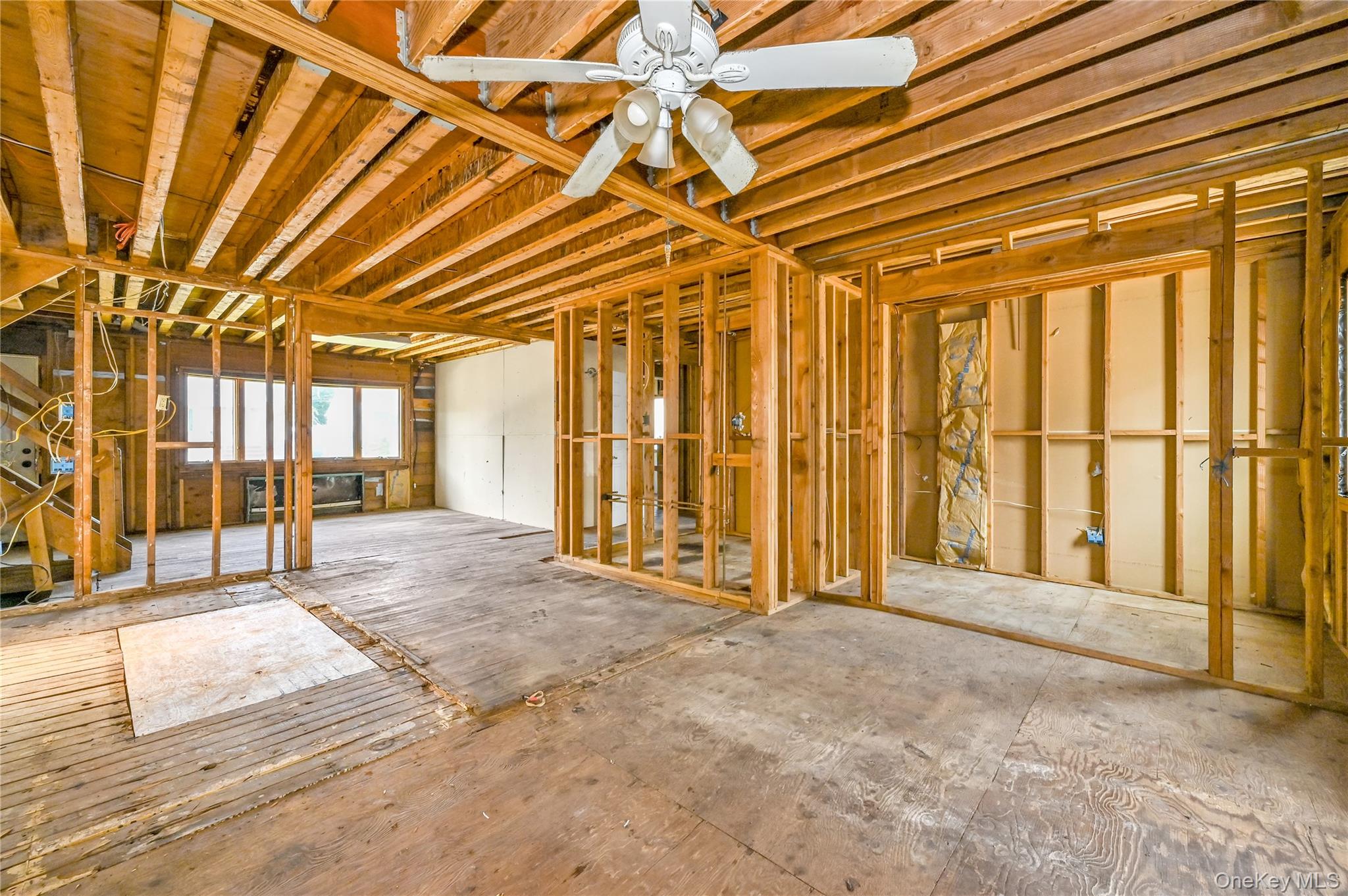 52 Kuhl Avenue, Hicksville, NY 11801