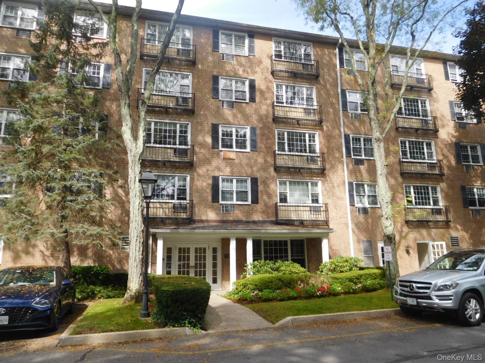 3 Consulate Drive # 4-L, Tuckahoe, NY 10707