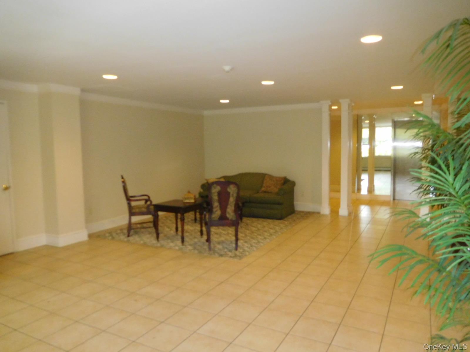 3 Consulate Drive # 4-L, Tuckahoe, NY 10707