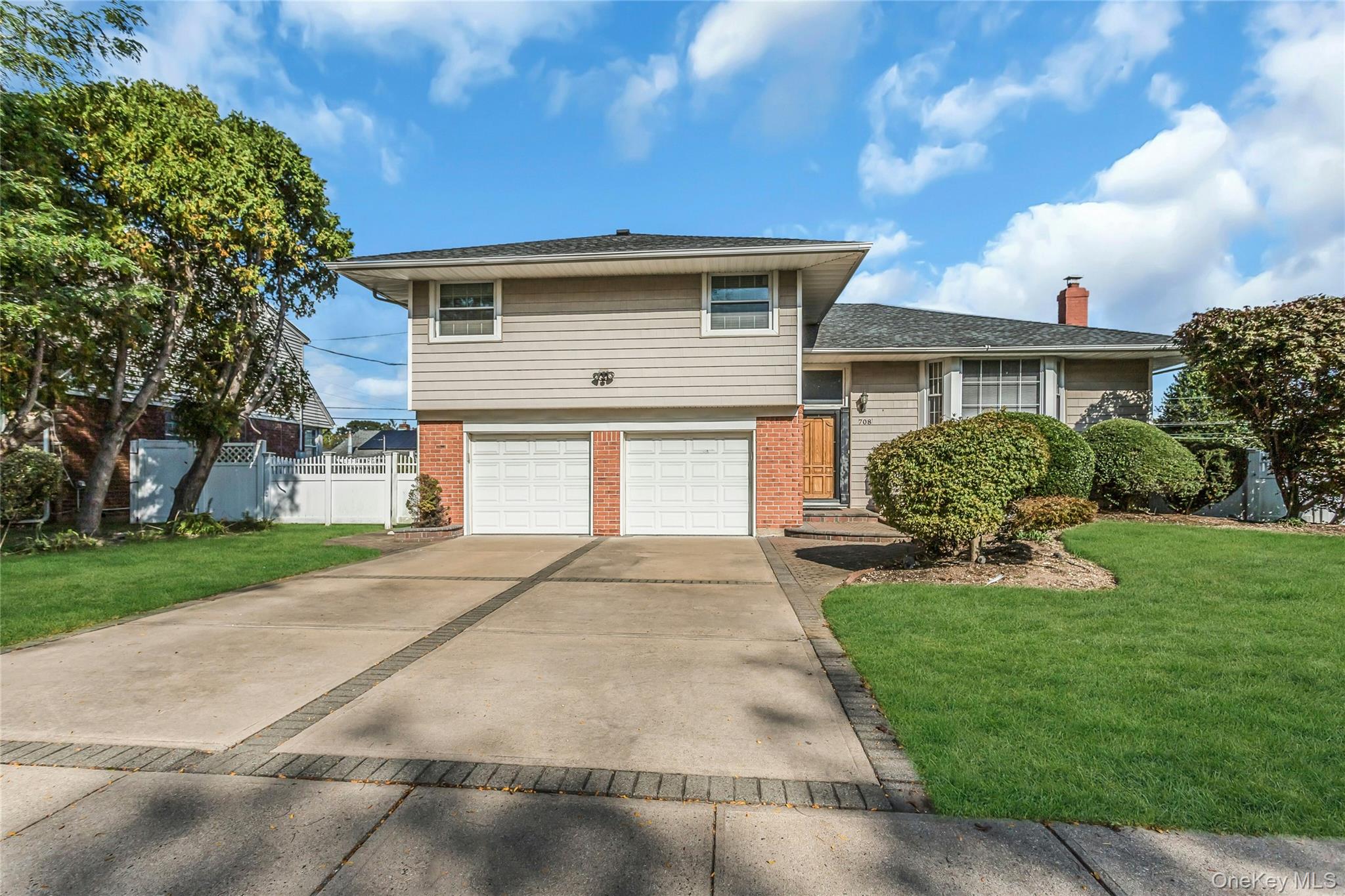 708 Salisbury Park Drive, Westbury, NY 11590