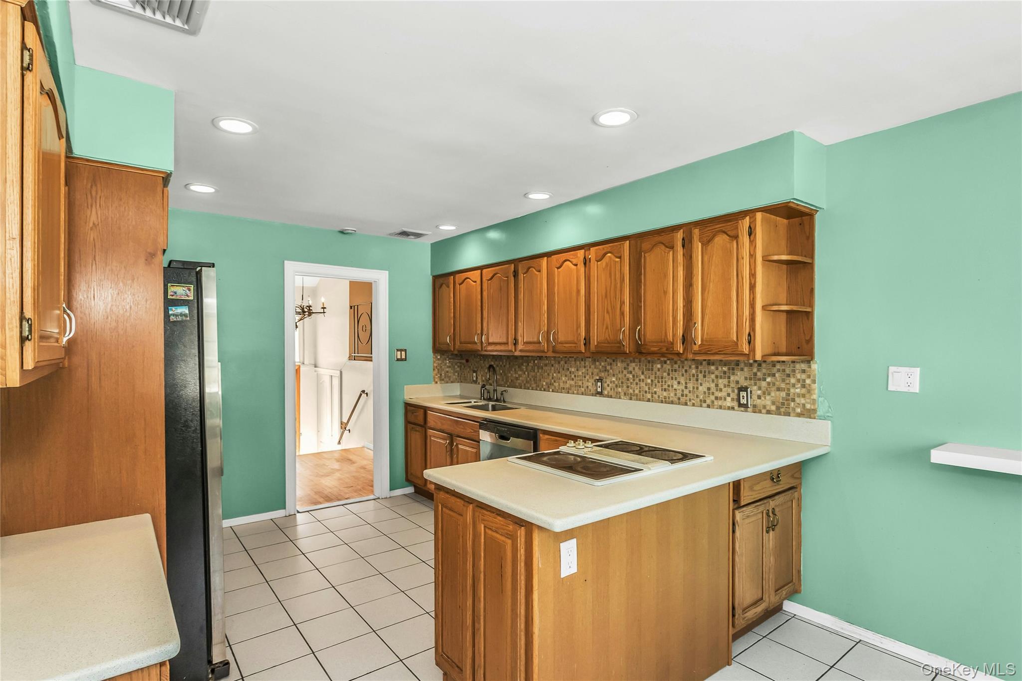 708 Salisbury Park Drive, Westbury, NY 11590