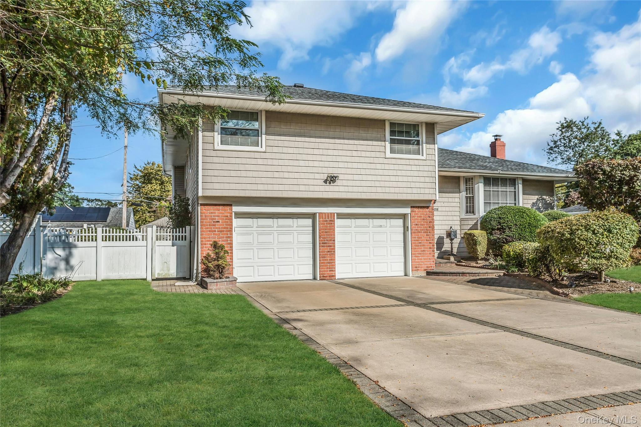 708 Salisbury Park Drive, Westbury, NY 11590