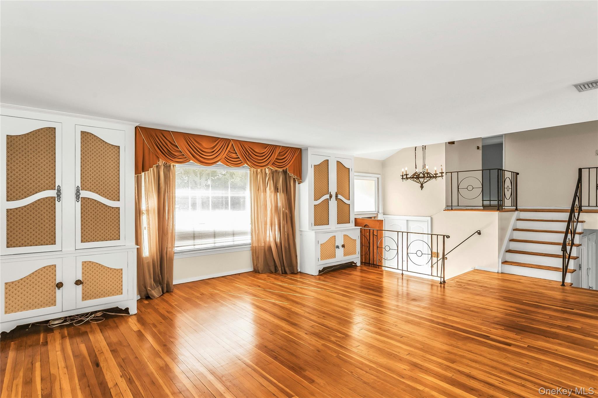 708 Salisbury Park Drive, Westbury, NY 11590