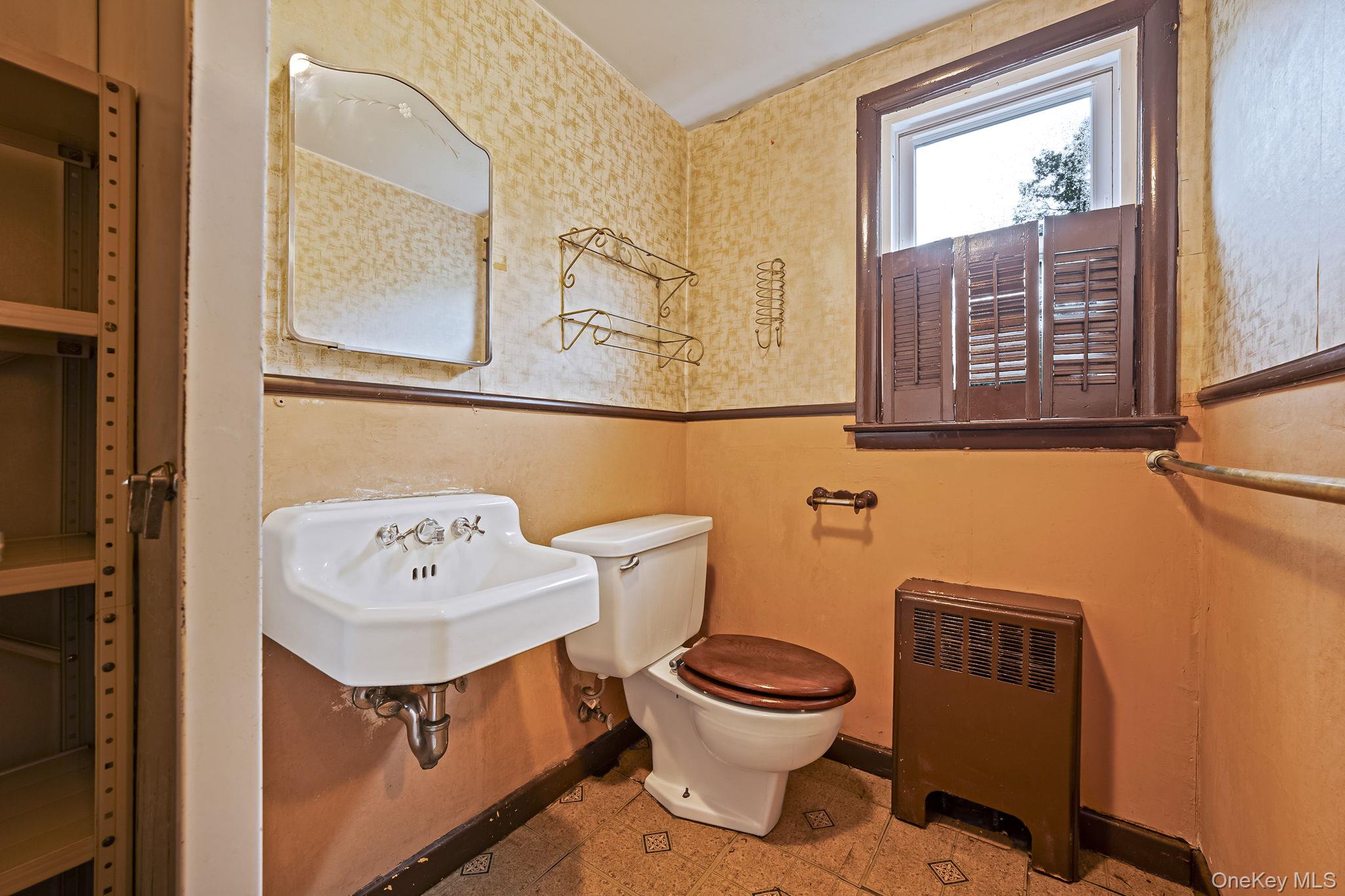 89 E Clinton Avenue, Roosevelt, NY 11575