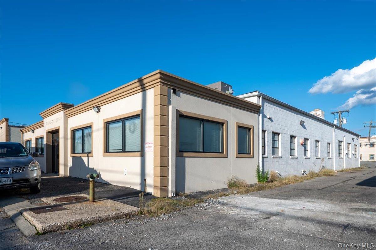 36 Sylvester Street # 2, Westbury, NY 11590