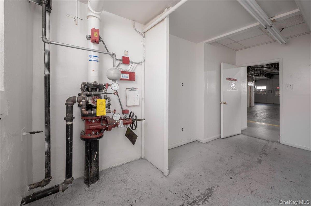 36 Sylvester Street # 2, Westbury, NY 11590