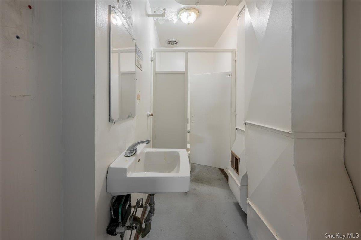 36 Sylvester Street # 2, Westbury, NY 11590