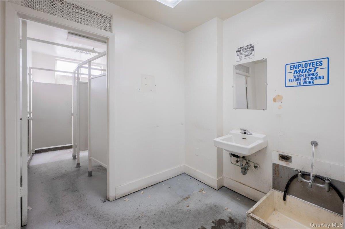 36 Sylvester Street # 2, Westbury, NY 11590